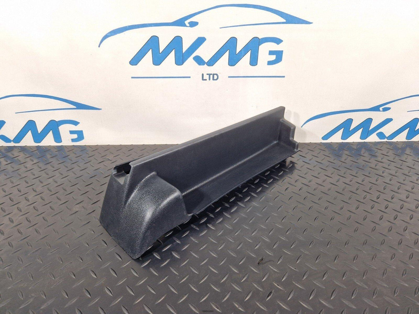 19-ON MERCEDES B CLASS W247 FRONT SEAT GUIDE RAIL COVER A2479190100