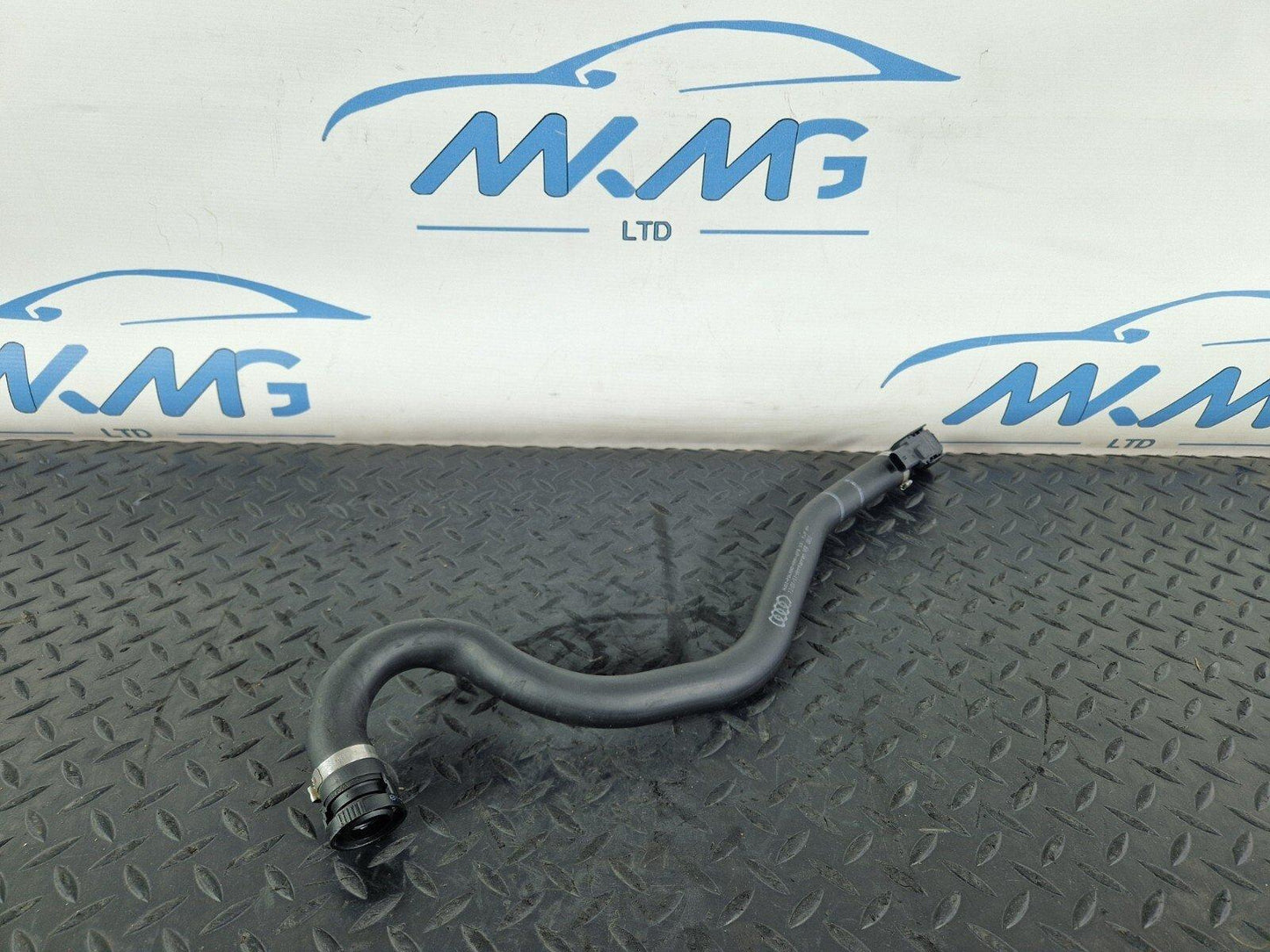 10-17 AUDI A8 4H CONNECTING PIPE HOSE LINE 079133817M