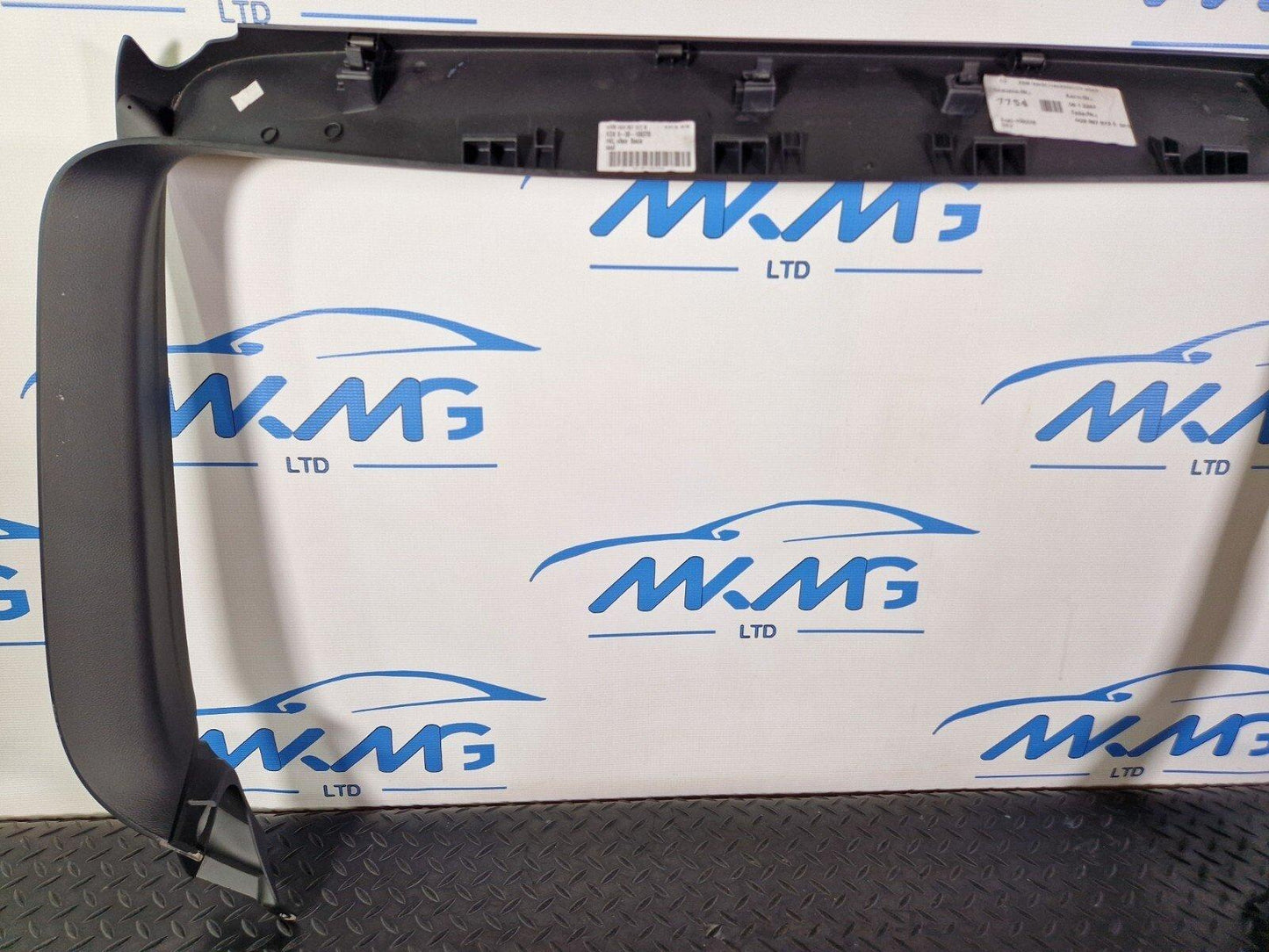 12-18 AUDI A6 C7 GENUINE TAIL GATE INNER WINDOW TRIM PANEL 4G9867973B