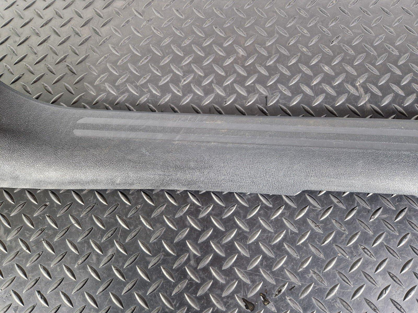12-17 AUDI Q5 S-LINE GENUINE OEM DOOR SILL INTERIOR TRIM RIGHT SIDE 8R2867272