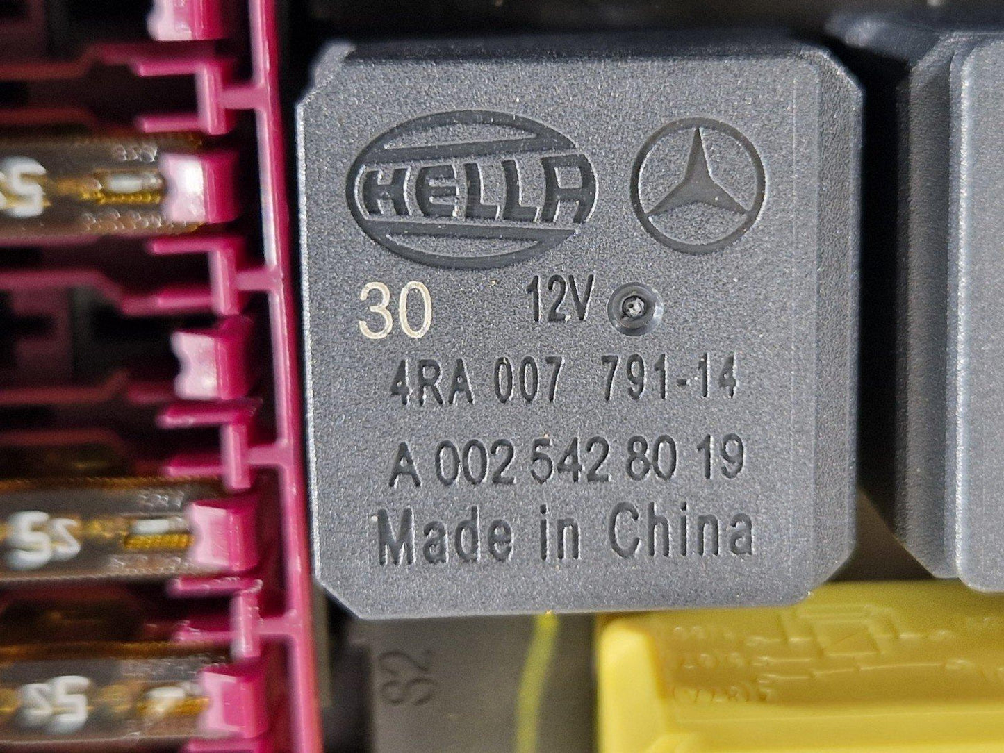 11-19 MERCEDES BENZ ML W166 FUSE BOX DISTRIBUTION CONTROL MODULE A1665460143
