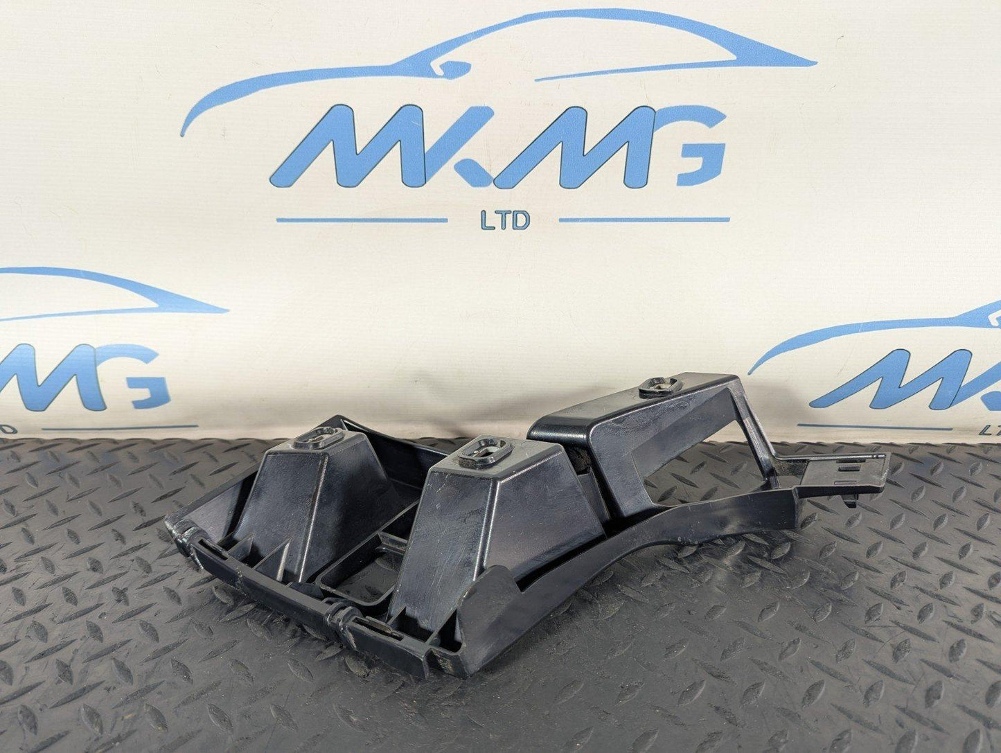 11-19 MERCEDES BENZ ML W166 REAR BUMPER LEFT SIDE BRACKET A1668803303