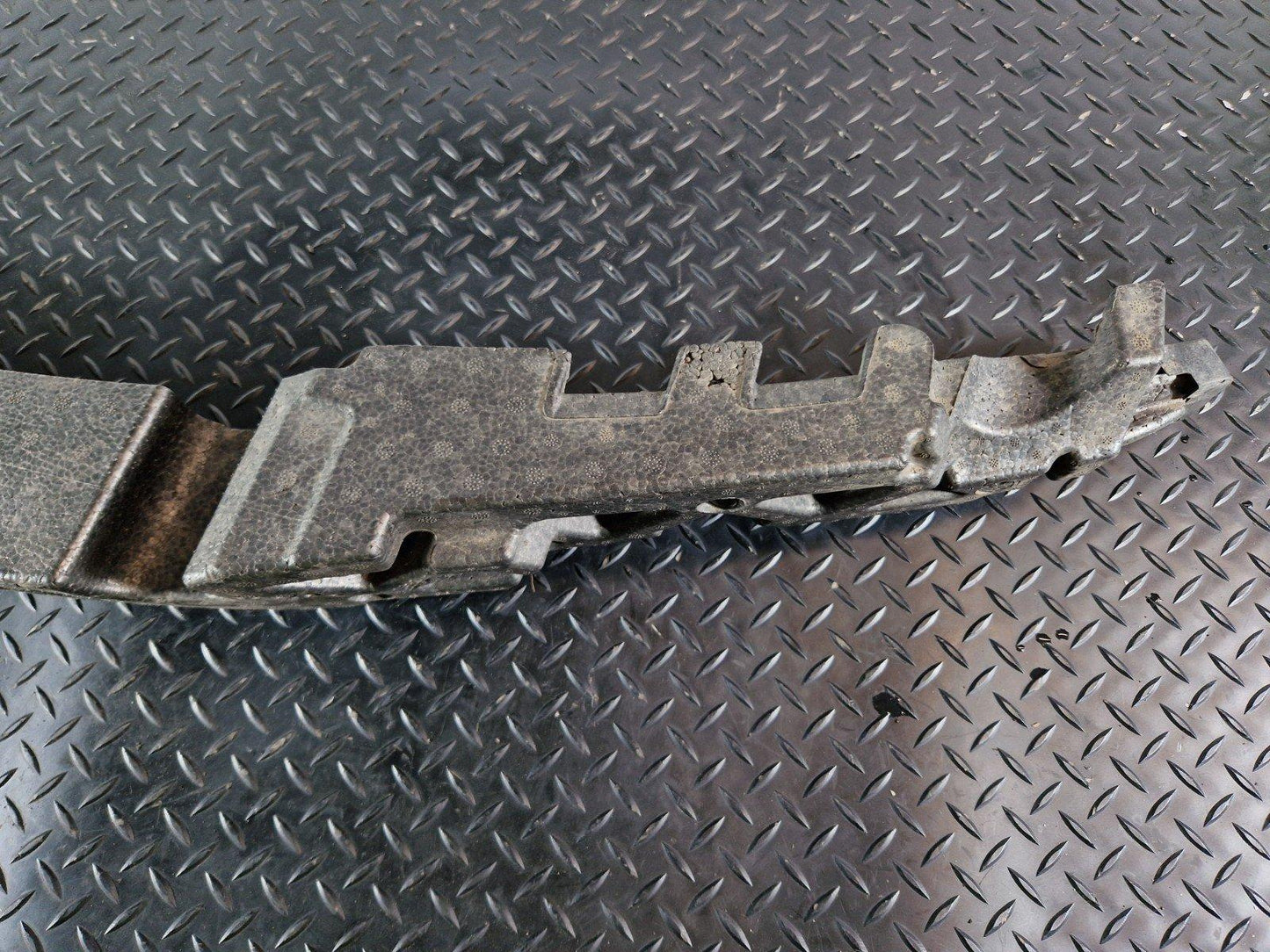 11-18 BMW 6 SERIES F13 GENUINE FRONT BUMPER FOAM SHOCK ABSORBER 8050349