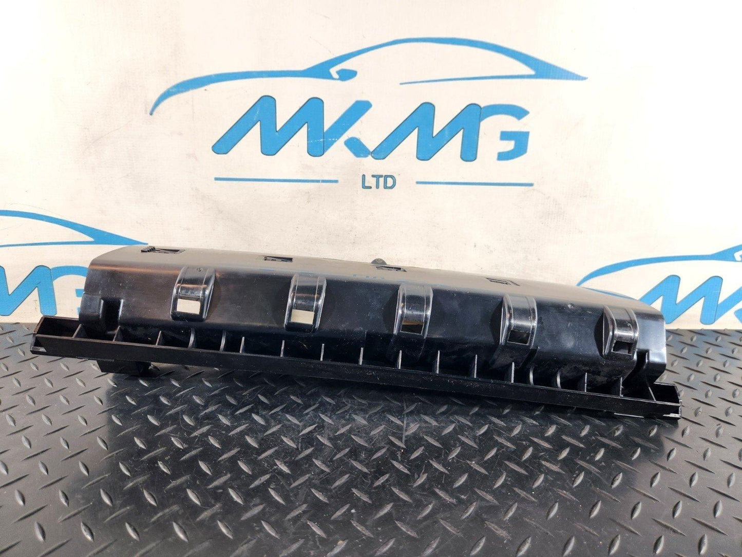 13-23 RANGE ROVER SPORT L494 DASHBOARD BRACKET MOUNT SUPPORT DK62-04268-C