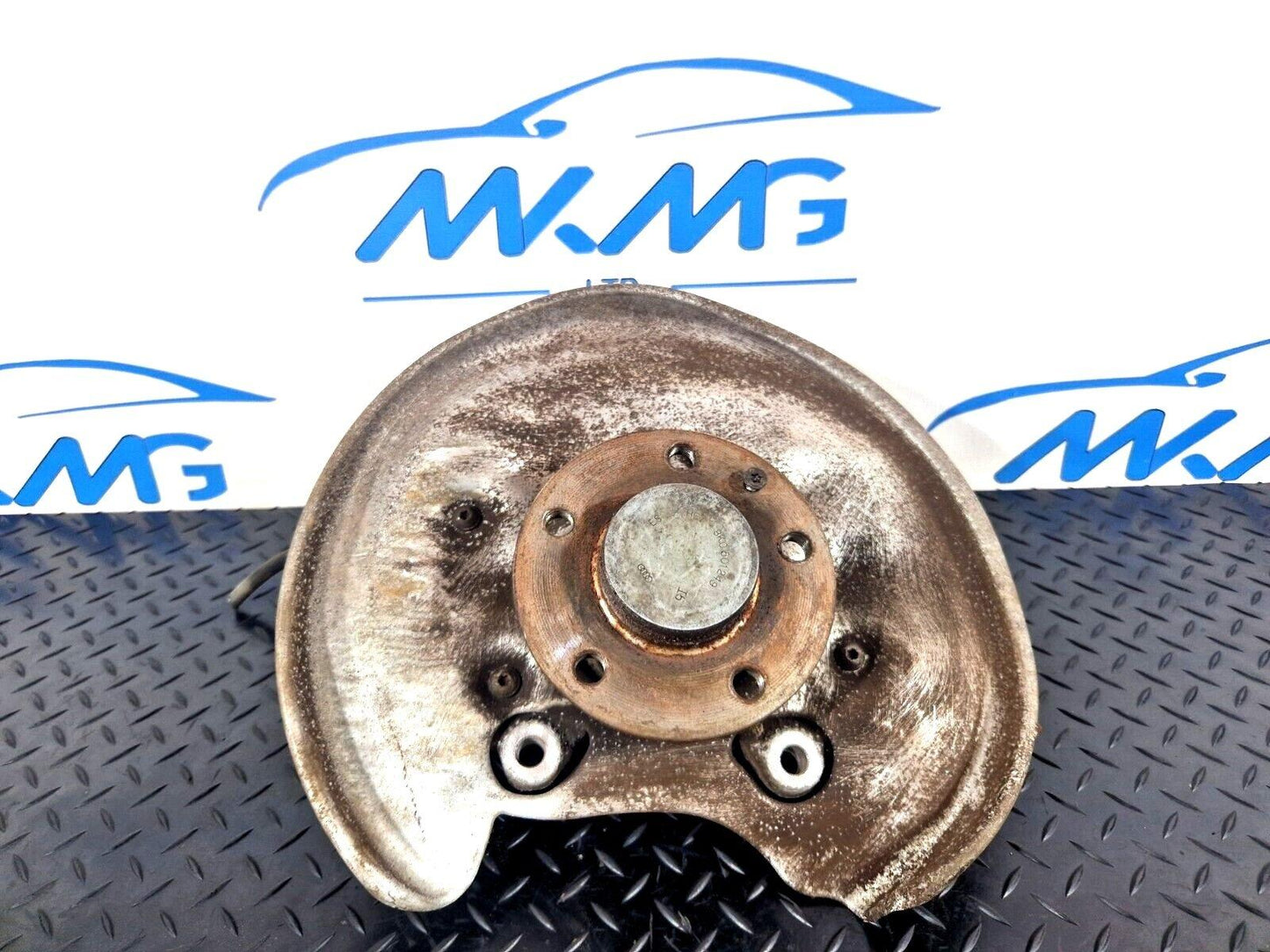 16-19 AUDI A4 B9 AVANT GENUINE REAR LEFT N/S WHEEL HUB & BEARING 8W0505459E