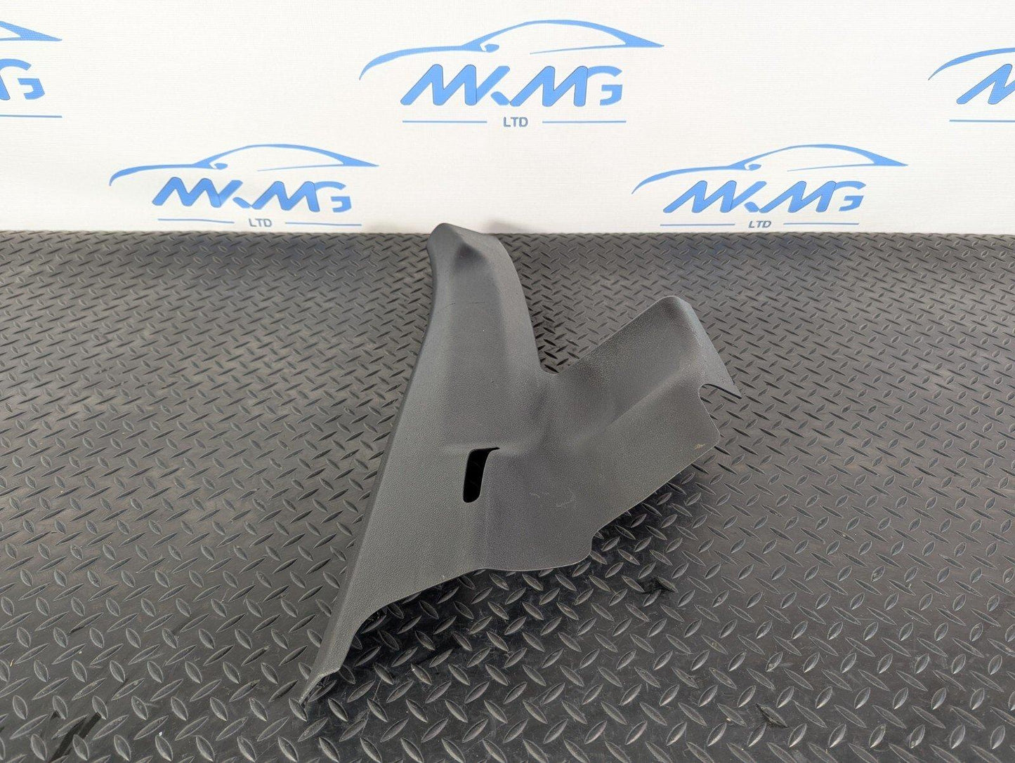 10-15 AUDI Q7 4L GENUINE OSR DRIVERS SIDE REAR C PILLAR COVER 4L0867768A