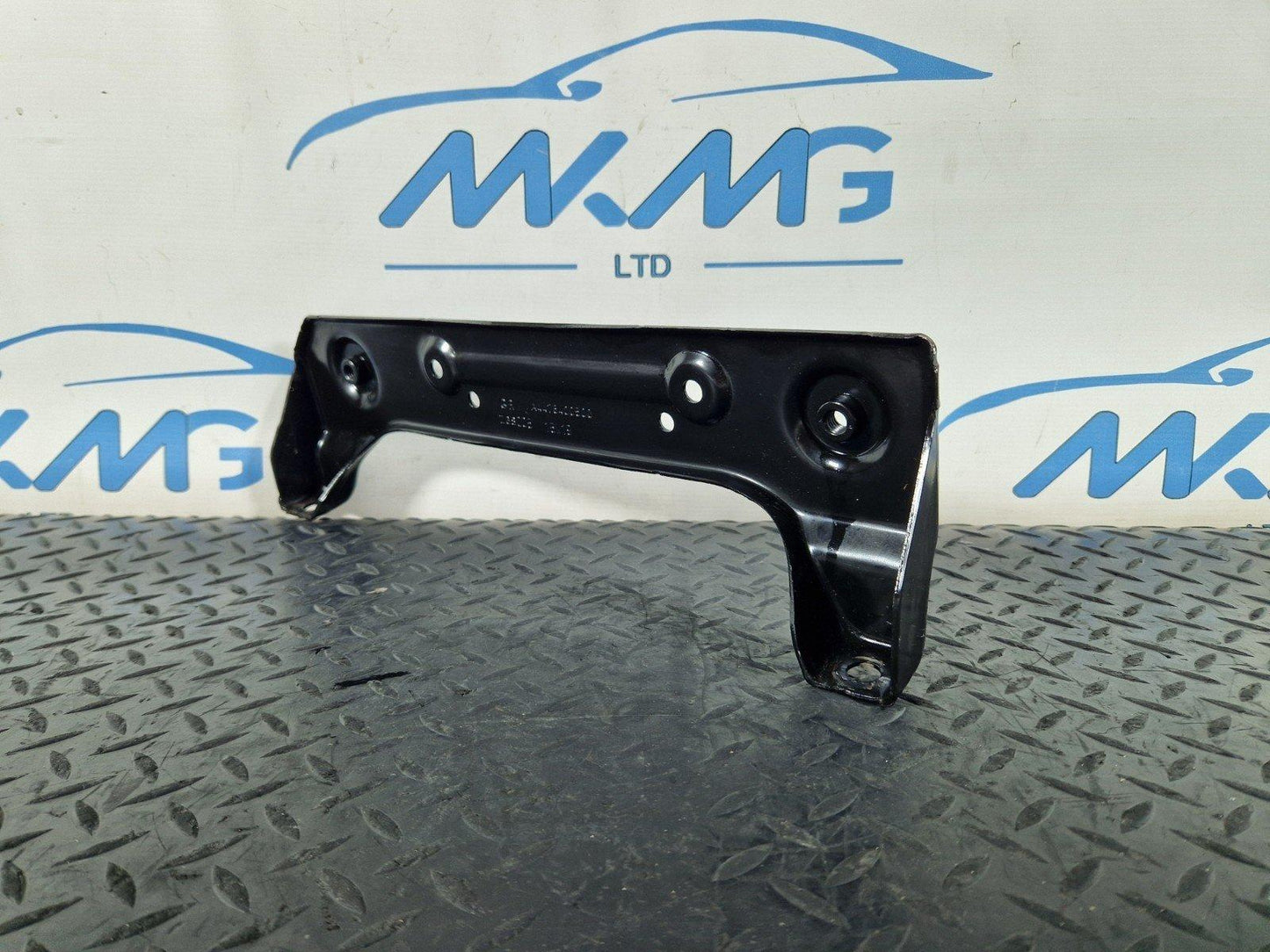 14-23 MERCEDES BENZ VITO W447 OEM FRONT RIGHT O/S SEAT MOUNT BRACKET A4476400500