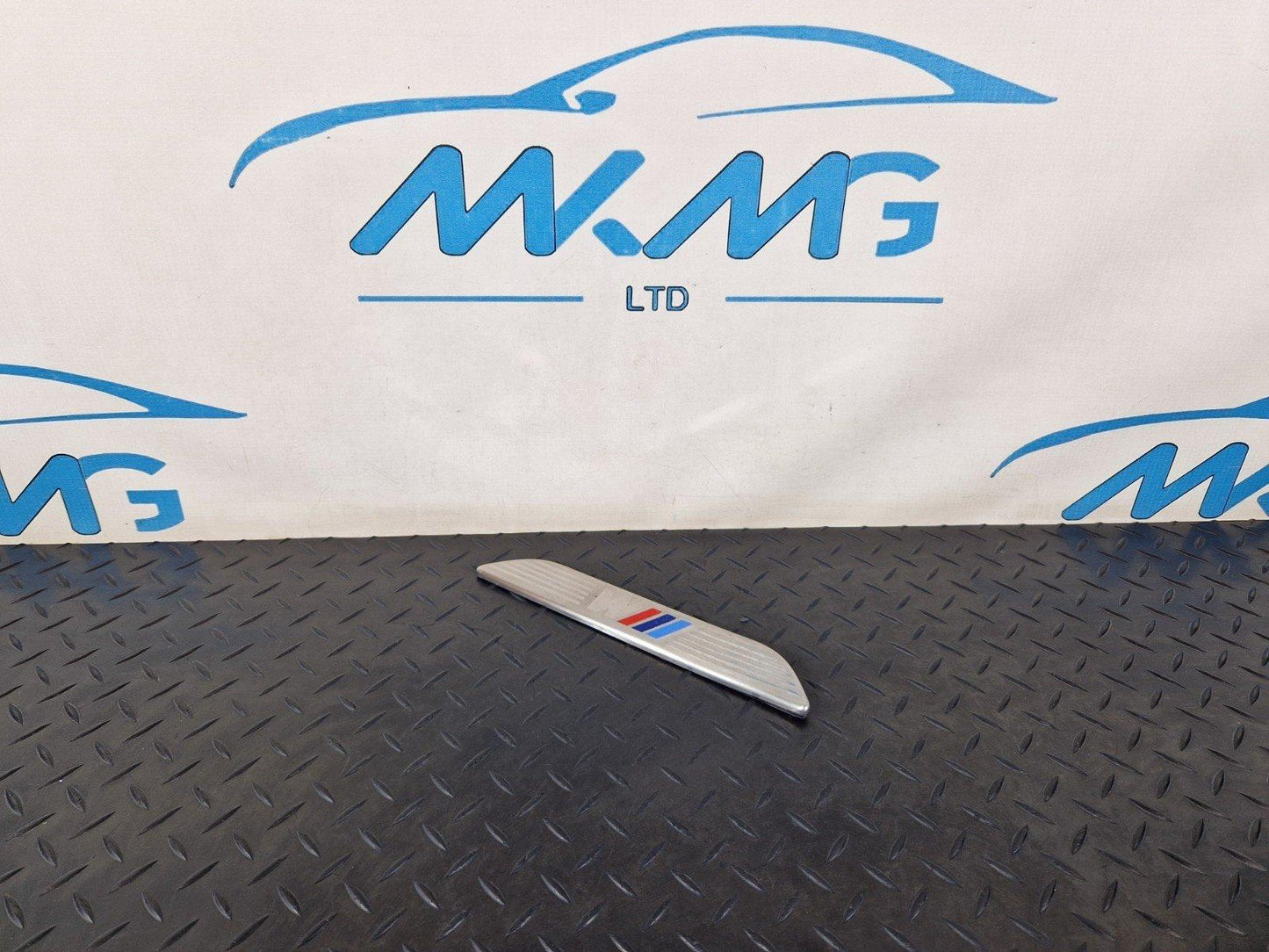 10-13 BMW E70 LCI X5 GENUINE OEM REAR DOOR KICK PLATES SILL COVER TRIM 7205265