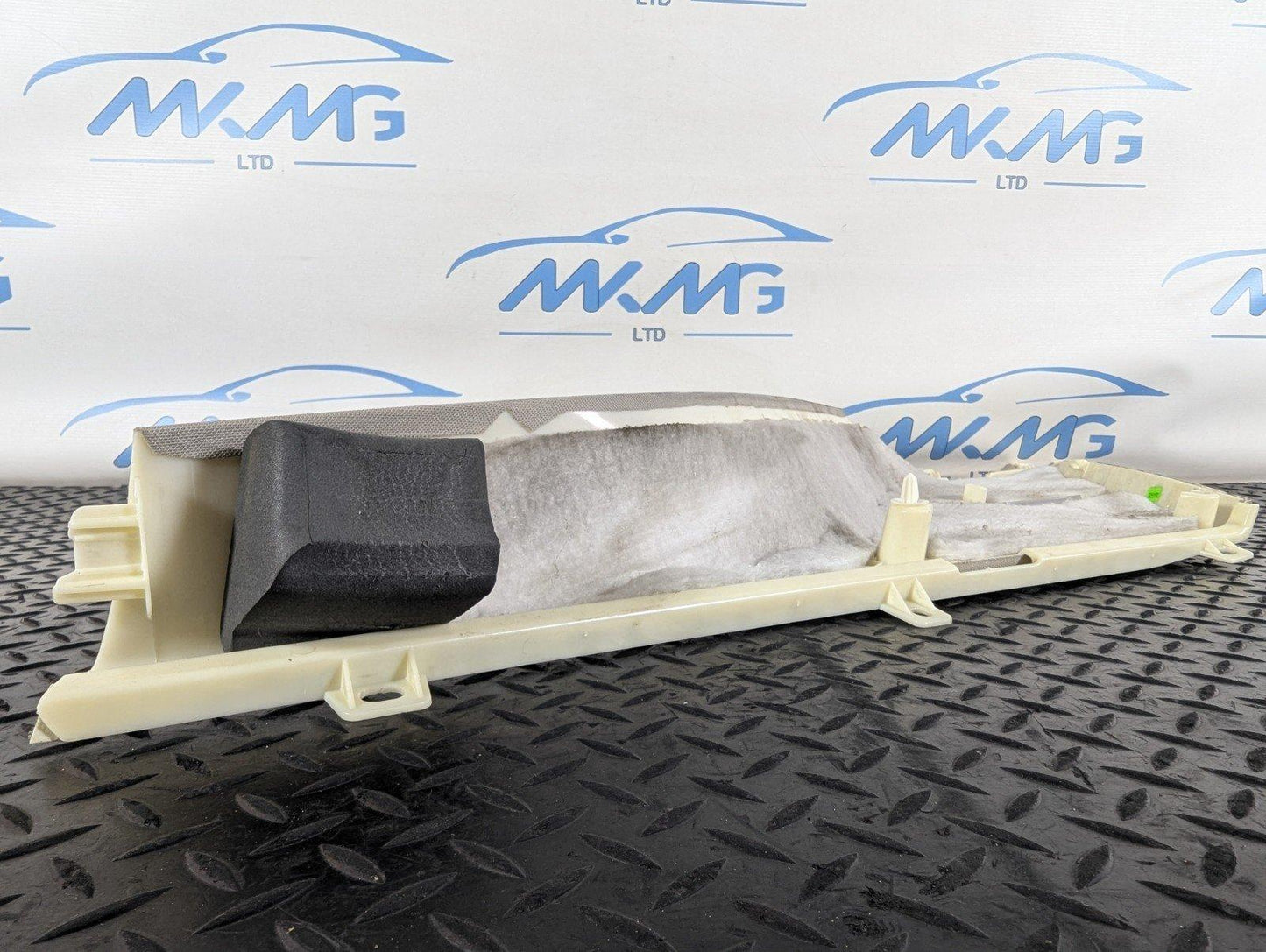 11-19 MERCEDES BENZ ML W166 GENIUNE REAR RIGHT SIDE PILLAR COVER A1666905025