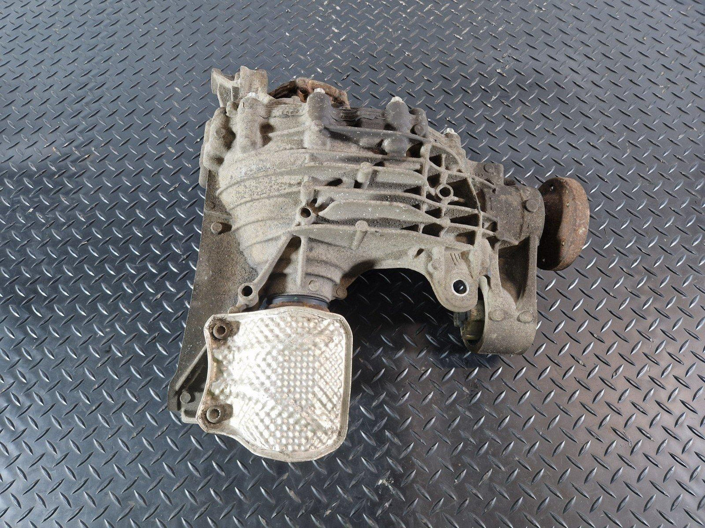 16-19 AUDI A4 B9 QUATTRO 2.0TDI GENUINE REAR DIFF DIFFERENTIAL 0DB500043G