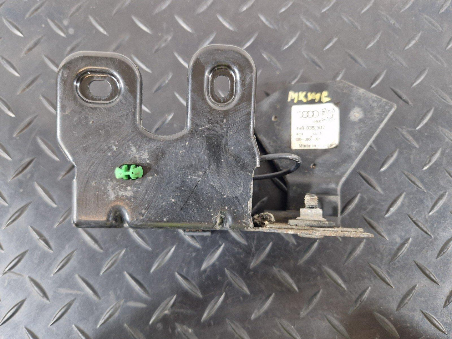 12-18 AUDI A6 C7 GENUINE LEFT N/S TELEPHONE AERIAL & BRACKET 8V0035507 4G0035525