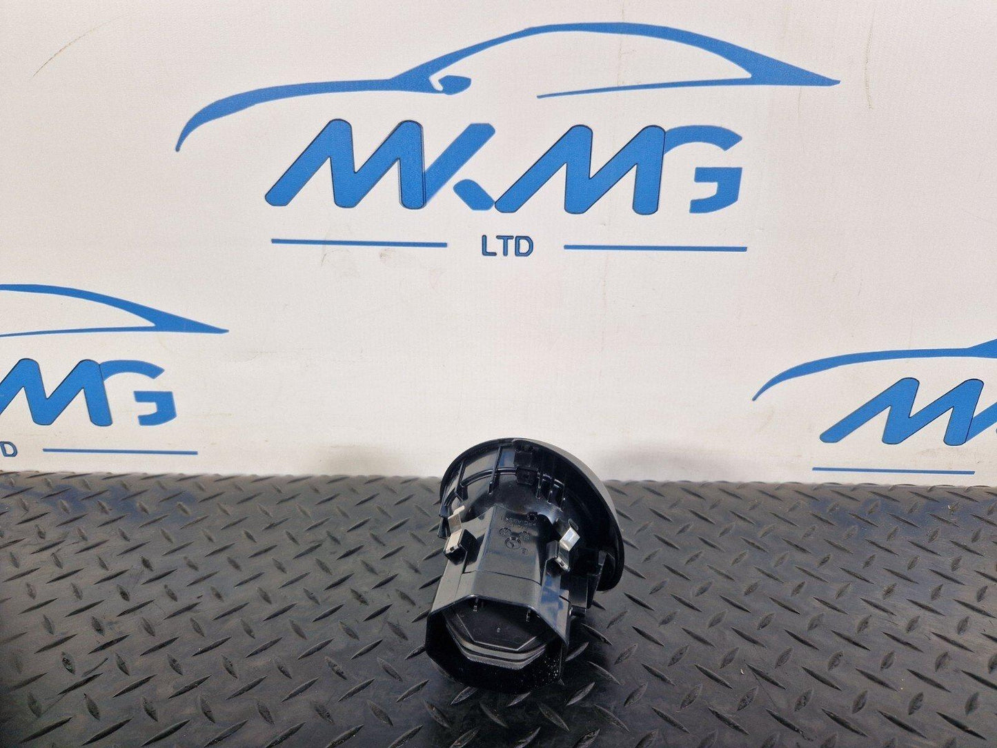 2018-ON MERCEDES A CLASS W177 DASHBOARD AIR VENT RIGHT DRIVER SIDE A17783083007Q