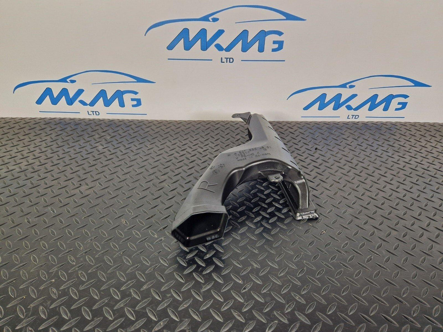 18-ON MERCEDES BENZ SPRINTER W907 W910 DASHBOARD AIR DUCT A9078304801