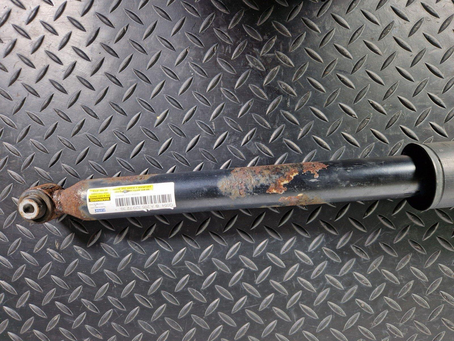 14-21 MERCEDES BENZ C220D W205 REAR LEFT & RIGHT SHOCK ABSORBER A2053207230