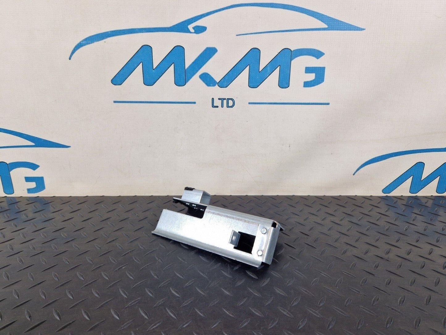 10-15 AUDI Q7 4L GENUINE OEM BATTERY HOLDER 7L0801387D