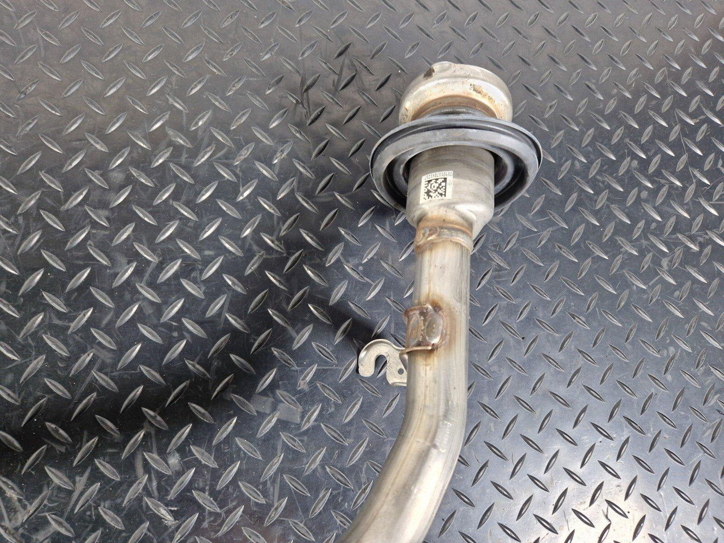 14-20 MERCEDES GLA X156 GENUINE DIESEL FUEL FILLER NECK PIPE HOSE A2464701220