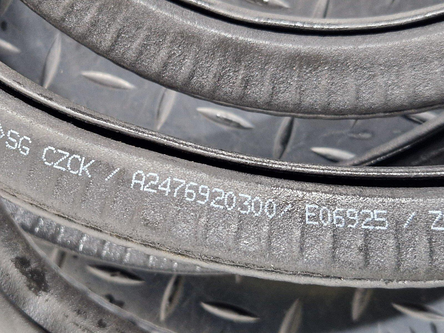 19-ON MERCEDES B CLASS W247 FRONT DOOR RUBBER SEAL FITS LEFT & RIGHT A2476920300