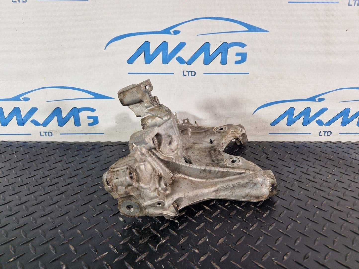 16-19 AUDI A4 B9 GENUINE RIGHT O/S DRIVER SIDE SUBFRAME MOUNT BRACKET 8W0399296E