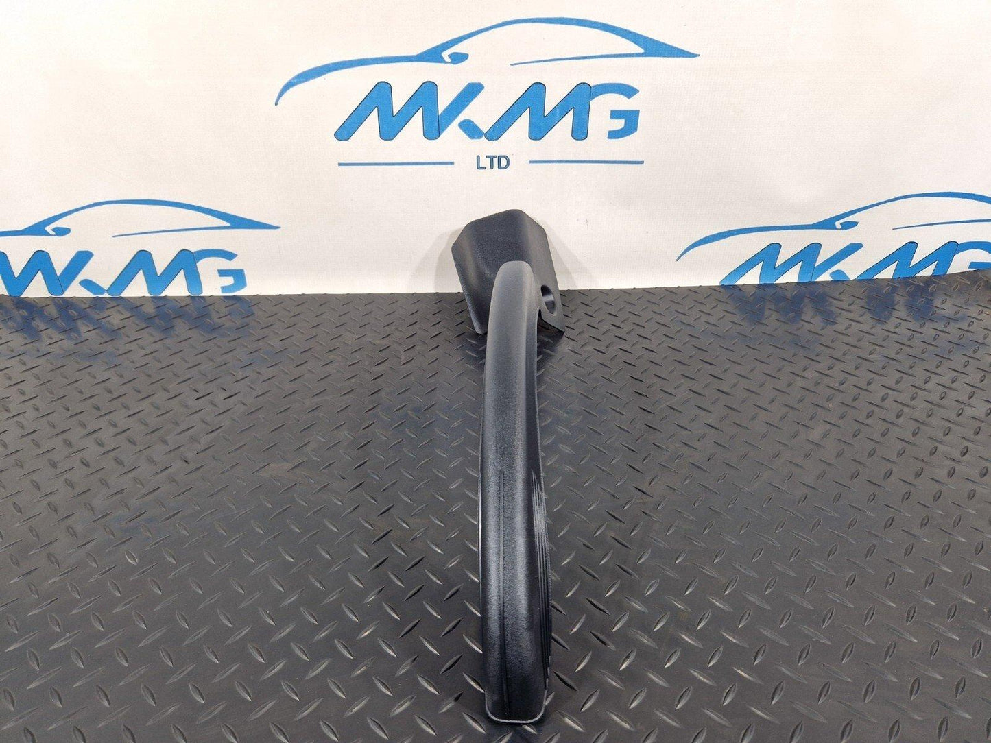 19-ON MERCEDES BENZ CLA C118 TRUNK LID HINGE COVER TRIM RIGHT A1188210100