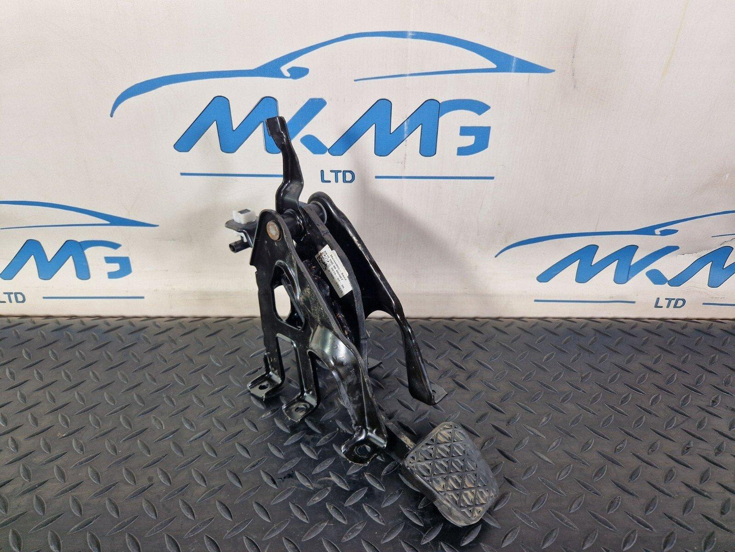 18-ON MERCEDES BENZ SPRINTER W907 BRAKE PEDAL ASSEMBLY A9102900000