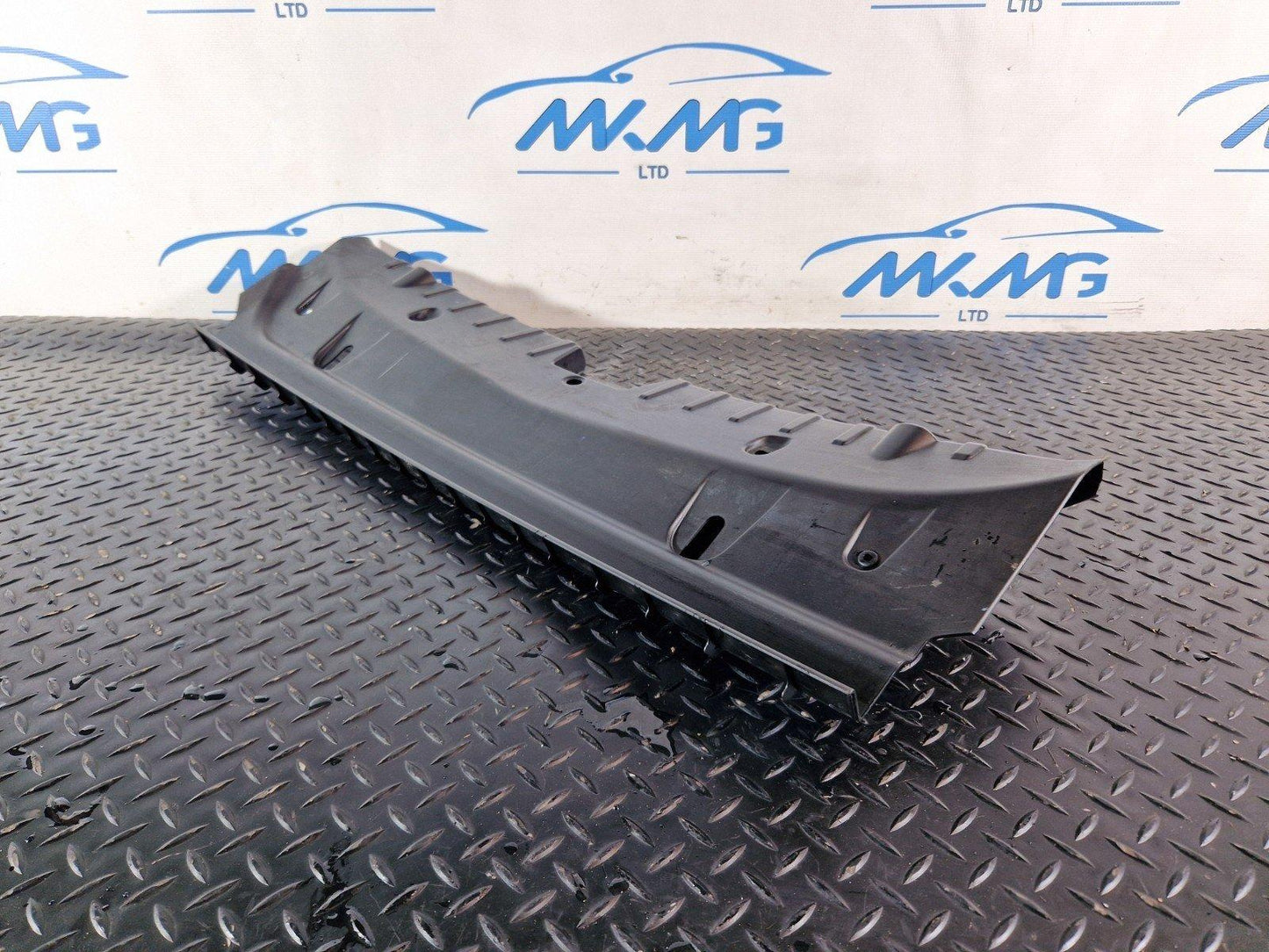 11-18 BMW 6 SERIES F13 BOOT TRUNK PANEL LOCK TRIM LOADING EDGE TRIM 7224793