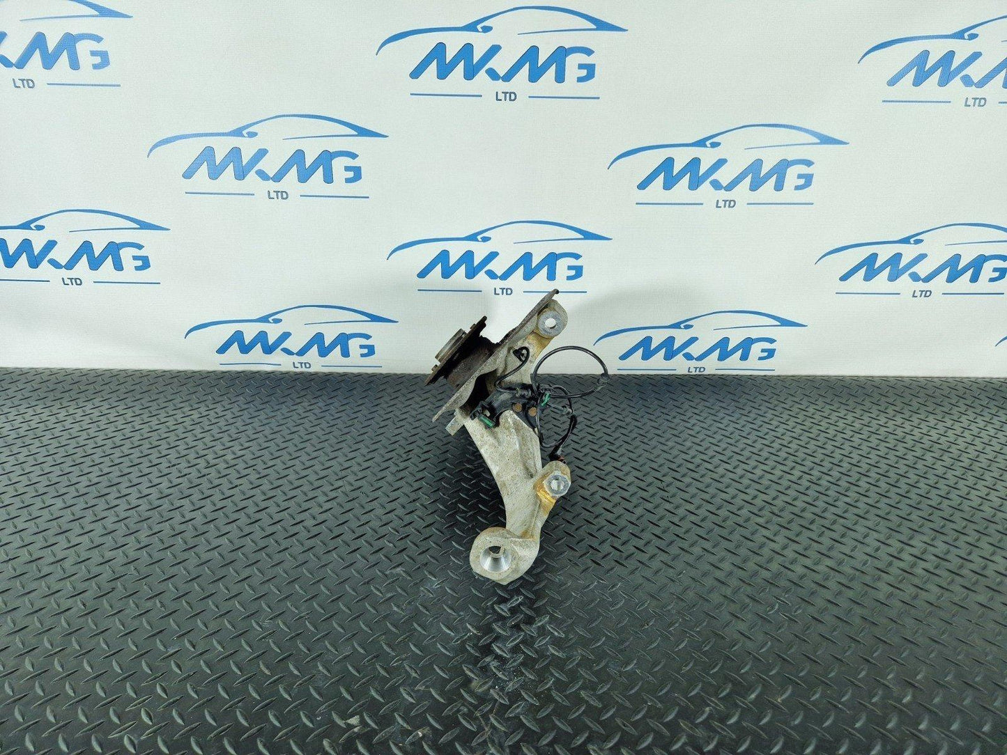 11-19 MERCEDES BENZ ML W166 FRONT LEFT N/S WHEEL HUB & BEARING A1663300920