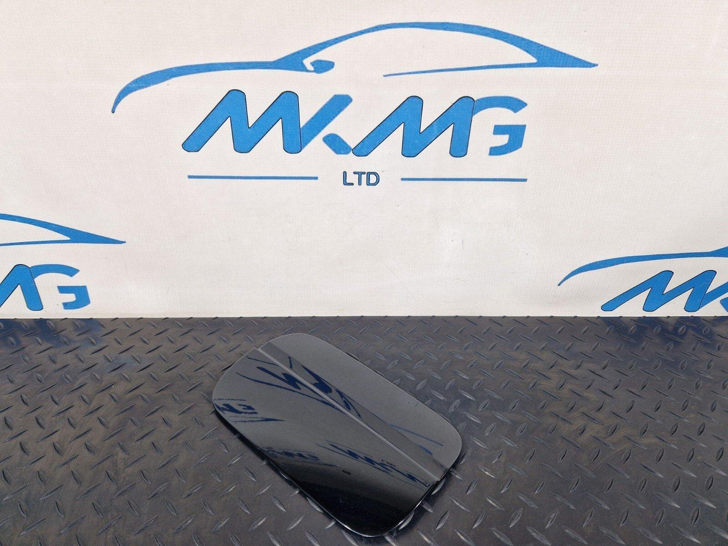 16-19 AUDI A4 B9 GENUINE FUEL DOOR IN BLACK 8W0809907 LY9T