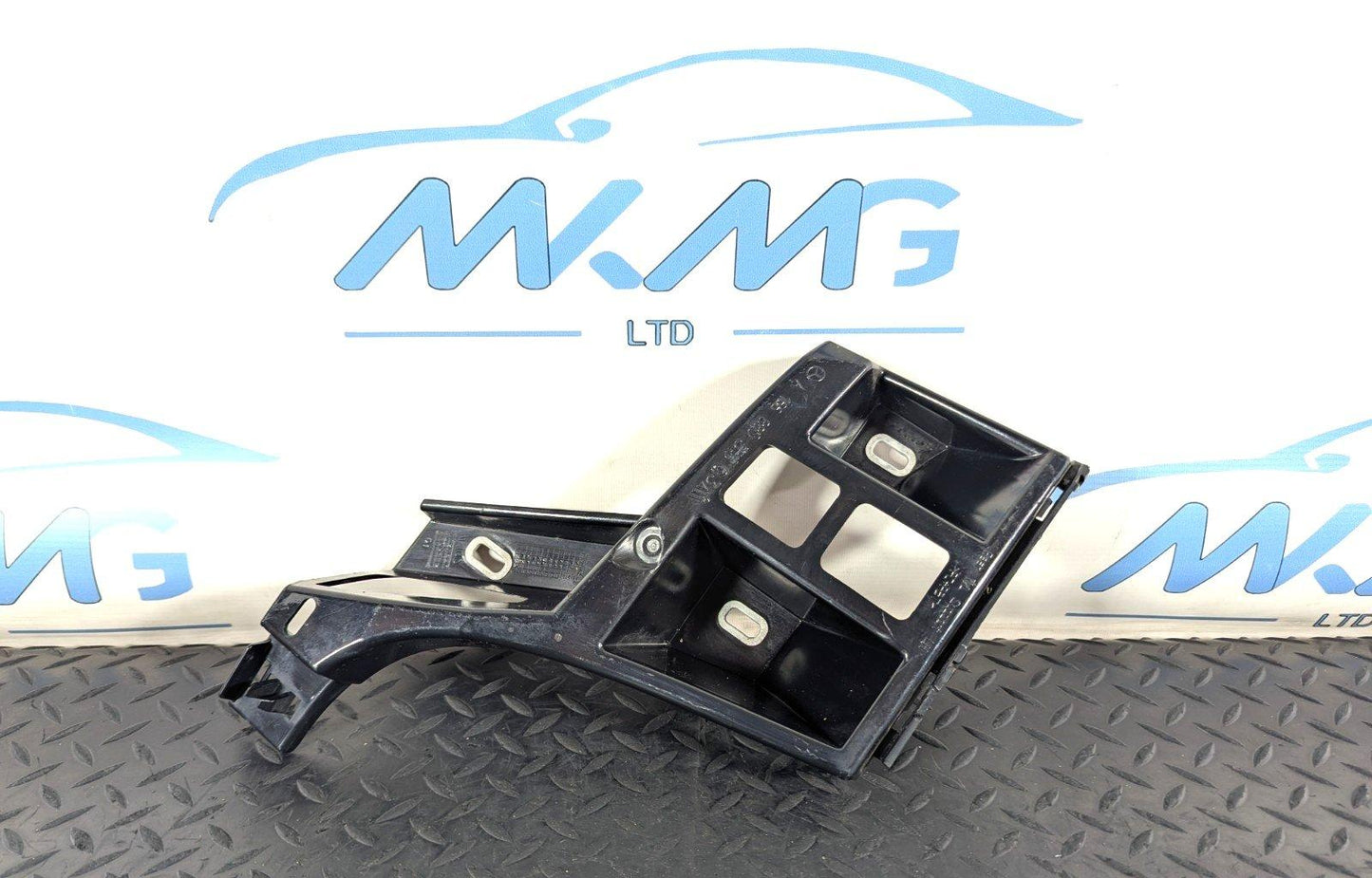 11-19 MERCEDES BENZ ML W166 REAR BUMPER LEFT SIDE BRACKET A1668803303