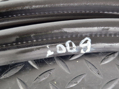12-18 MERCEDES BENZ W176 TAILGATE BOOT TRUNK LID SEAL GASKET RUBBER A1767400078