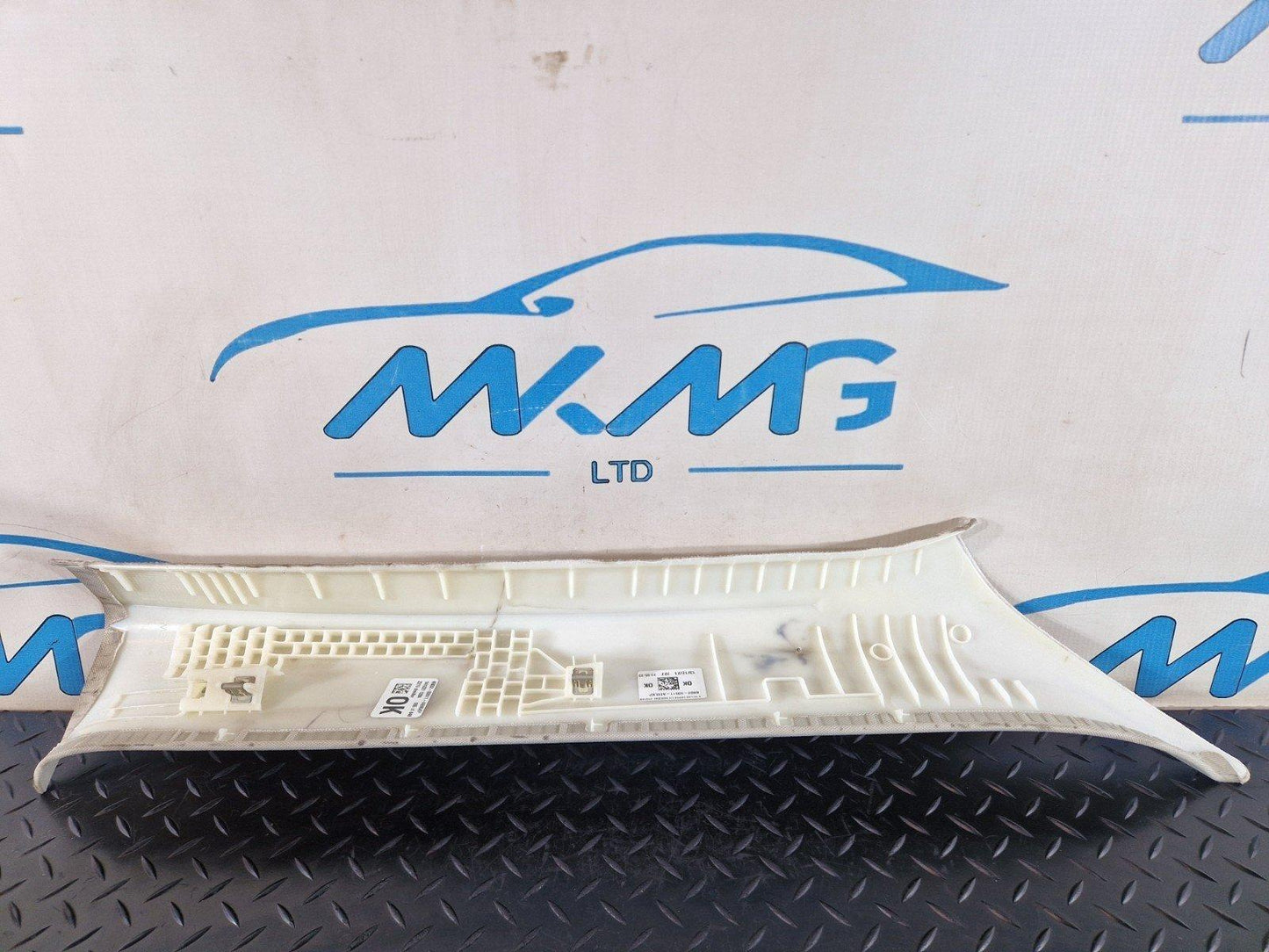 19-ON RANGE ROVER EVOQUE L551 A PILLAR COVER TRIM LEFT PASSENGER SIDE K8D203511