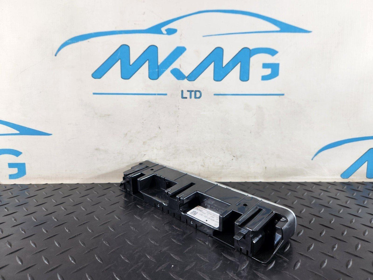19-ON MERCEDES B CLASS W247 HEATER SWITCH CLIMATE CONTROL UNIT PANEL A2479056703