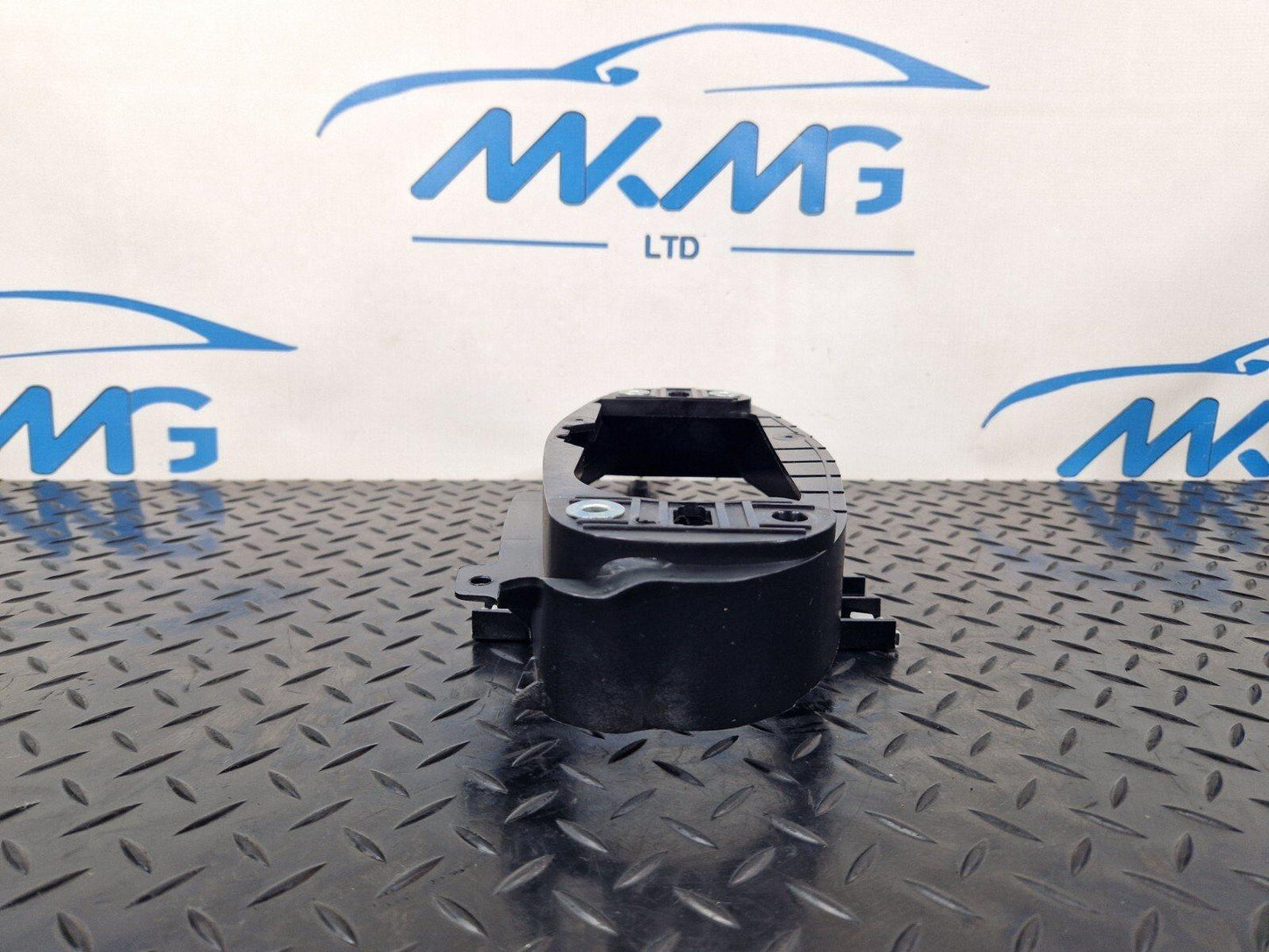 16-19 AUDI A4 B9 GENUINE GEARSTICK MOUNTING PLATE BRACKET 8W0863531