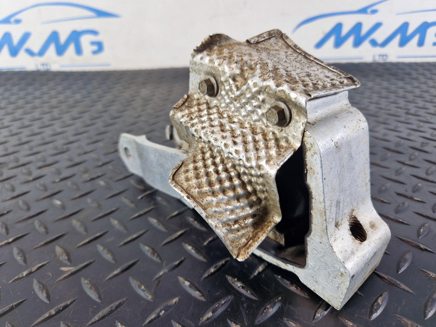 Range Rover Evoque L551 REAR RIGHT ENGINE MOUNT K8D26P082BA K8D26H051AA