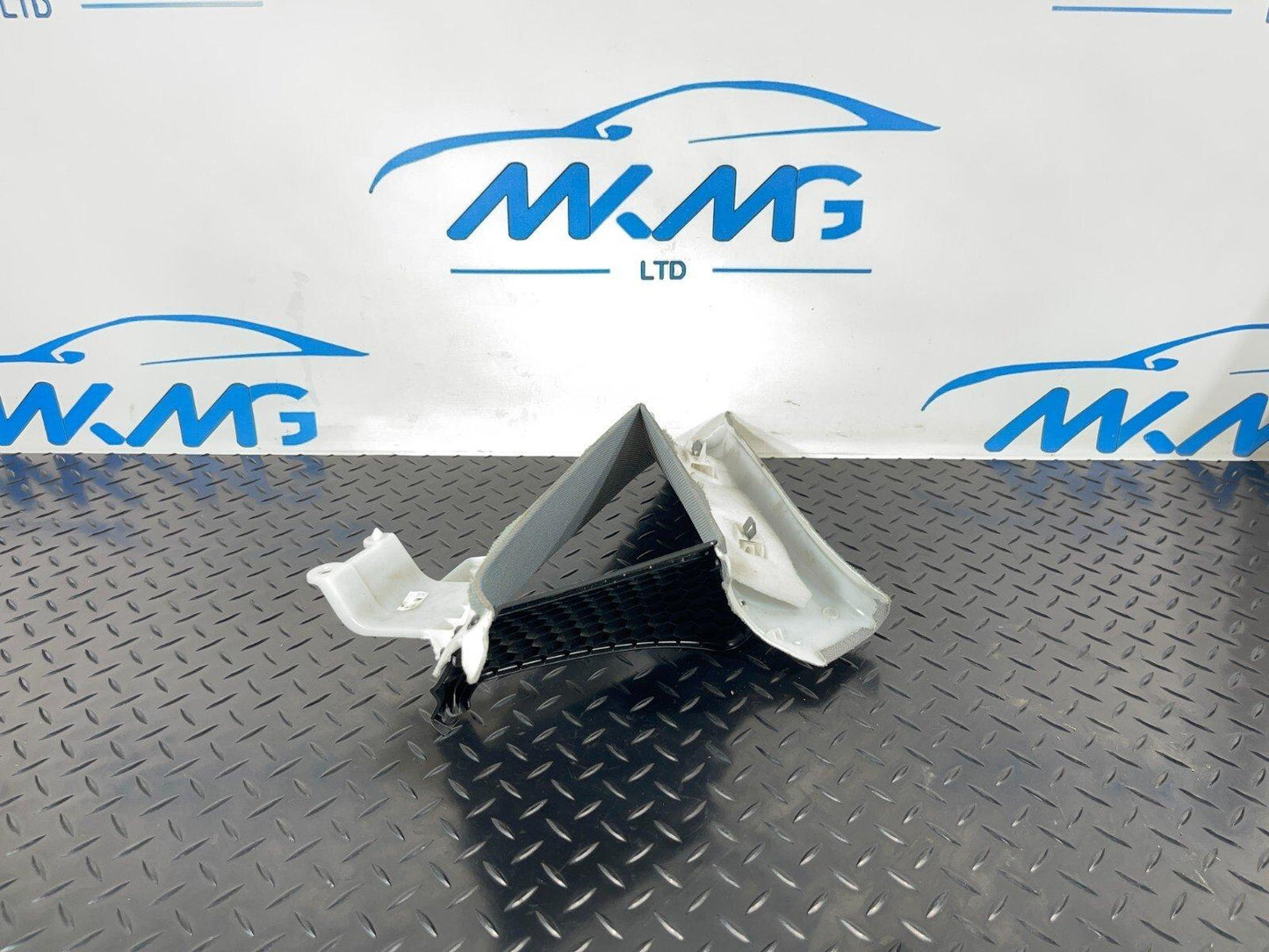16-19 AUDI A4 B9 SALOON GENUINE REAR RIGHT C-PILLAR TRIM 8W5867288