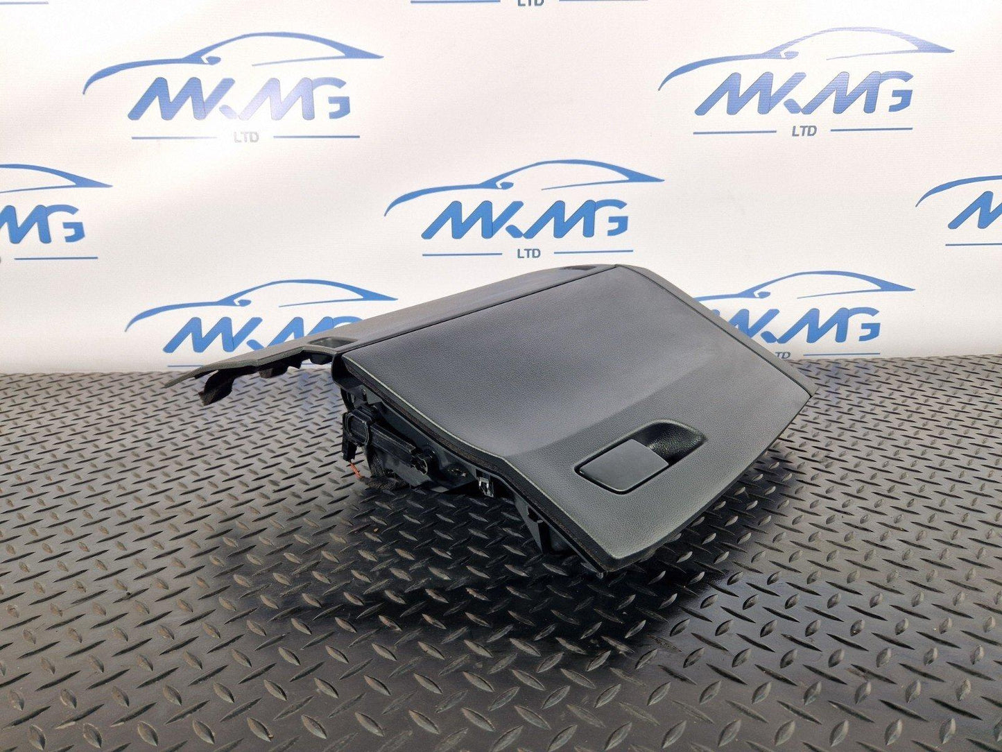 16-19 AUDI A4 B9 GENUINE DASHBOARD GLOVE BOX 8W2857035
