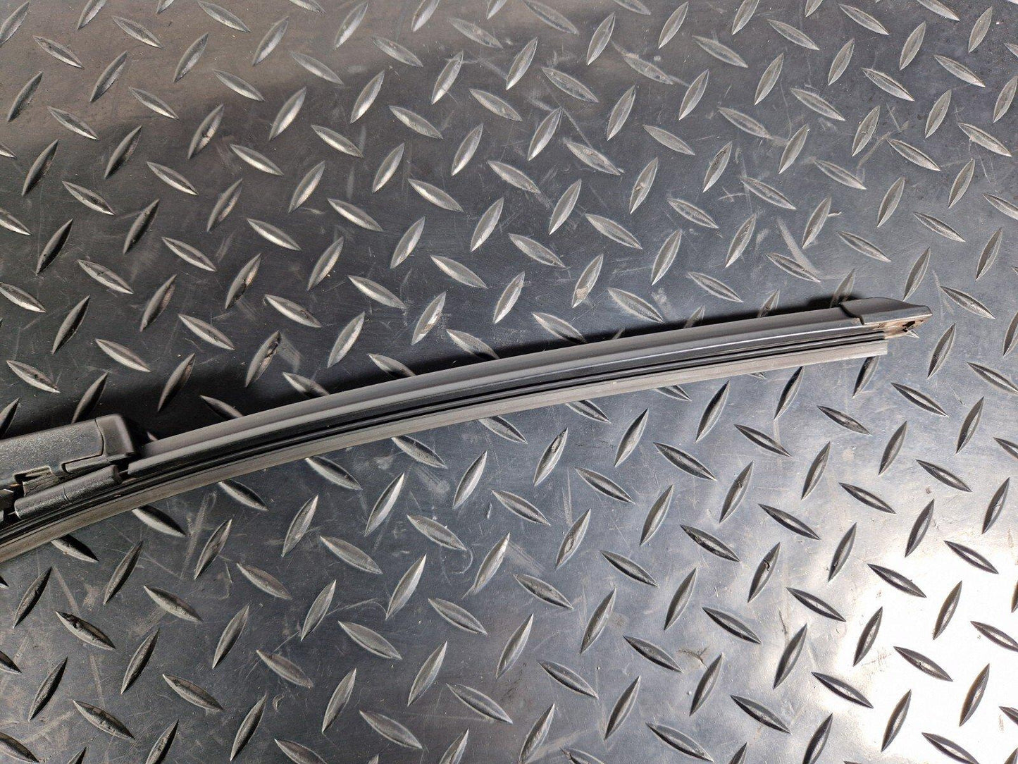 16-23 AUDI A5 F5 SPORTBACK FRONT LEFT PASSENGER SIDE WIPER ARM & BLADE 8W2955407