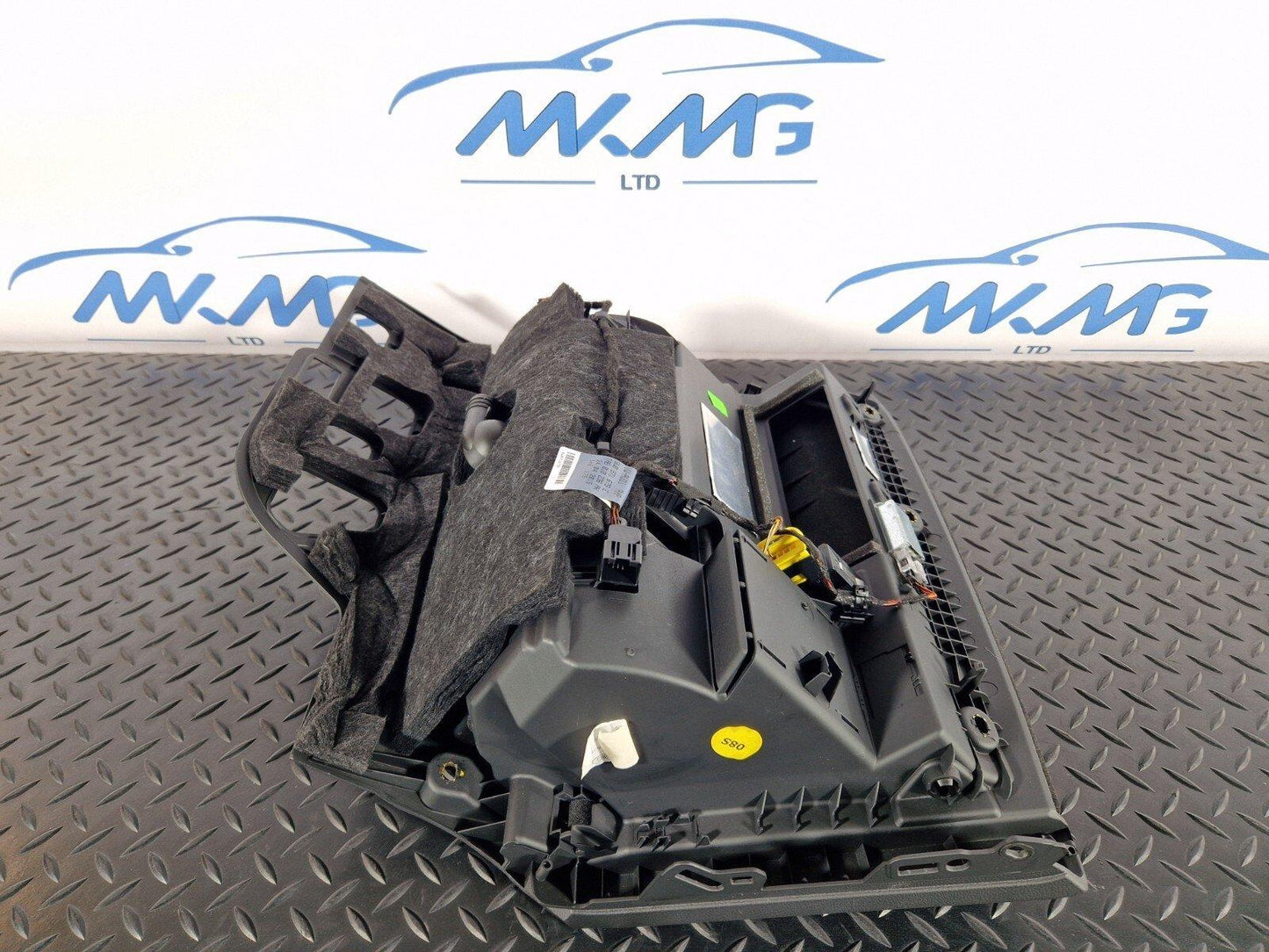16-19 AUDI A4 B9 GENUINE DASHBOARD GLOVE BOX 8W2857035