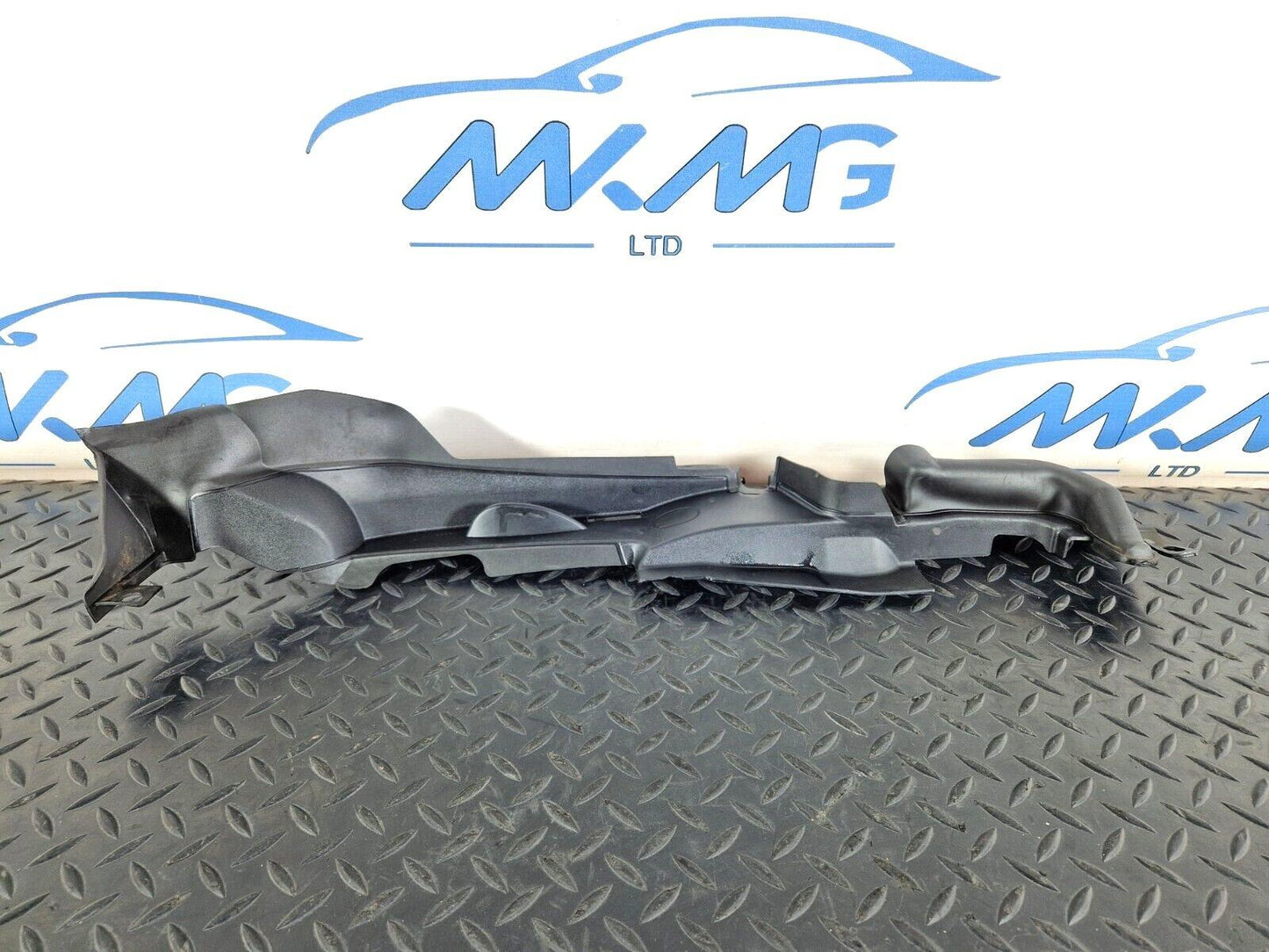 16-19 AUDI A4 B9 S-LINE GENUINE RIGHT DRIVER SIDE WING RUBBER SEAL 8W0821170