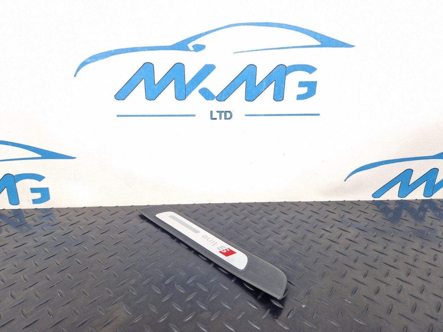 10-18 AUDI A7 4G S-LINE GENUINE REAR RIGHT SILL TRIM 4G8853376