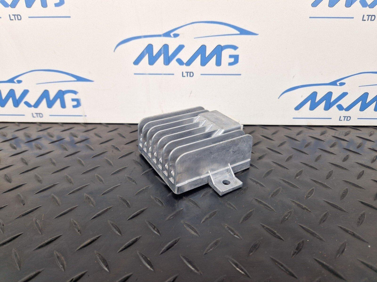 19-ON MERCEDES BENZ CLA C118 HARMAN SOUND AMPLIFIER OEM A2139005932