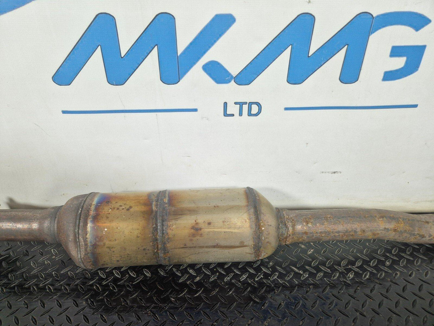 BMW F44 F48 EXHAUST MIDDLE PIPE MUFFLER 8689343