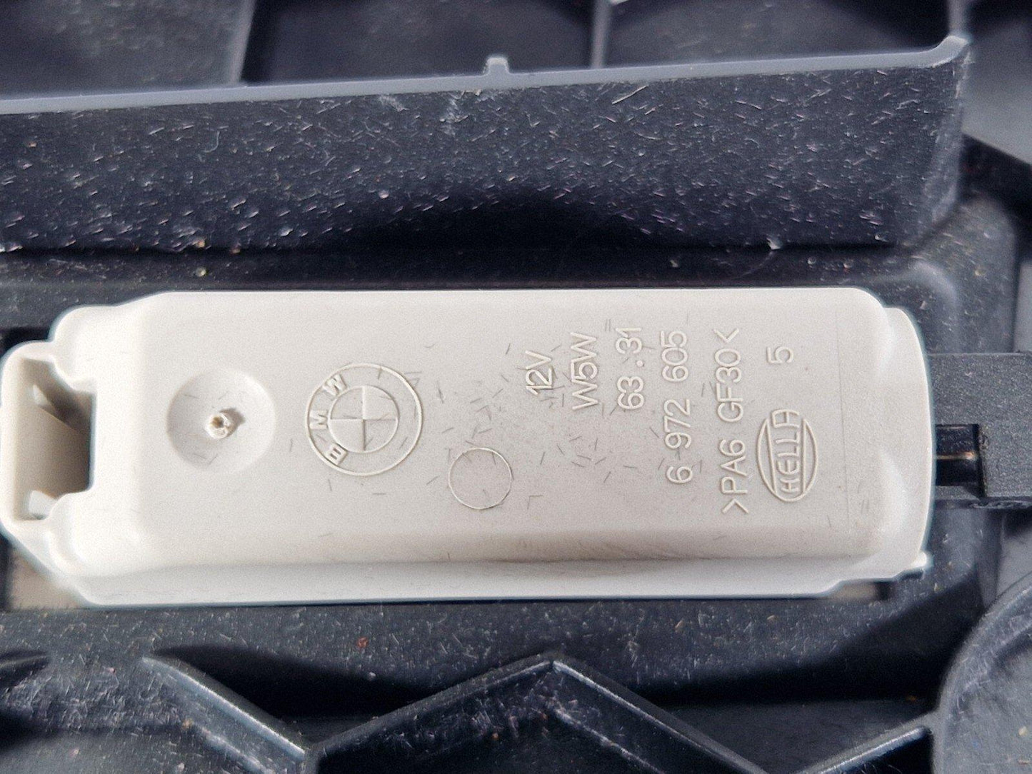 12-18 BMW 3 SERIES F30 F31 GENUINE GLOVE BOX IN BEIGE COLOUR 9227250