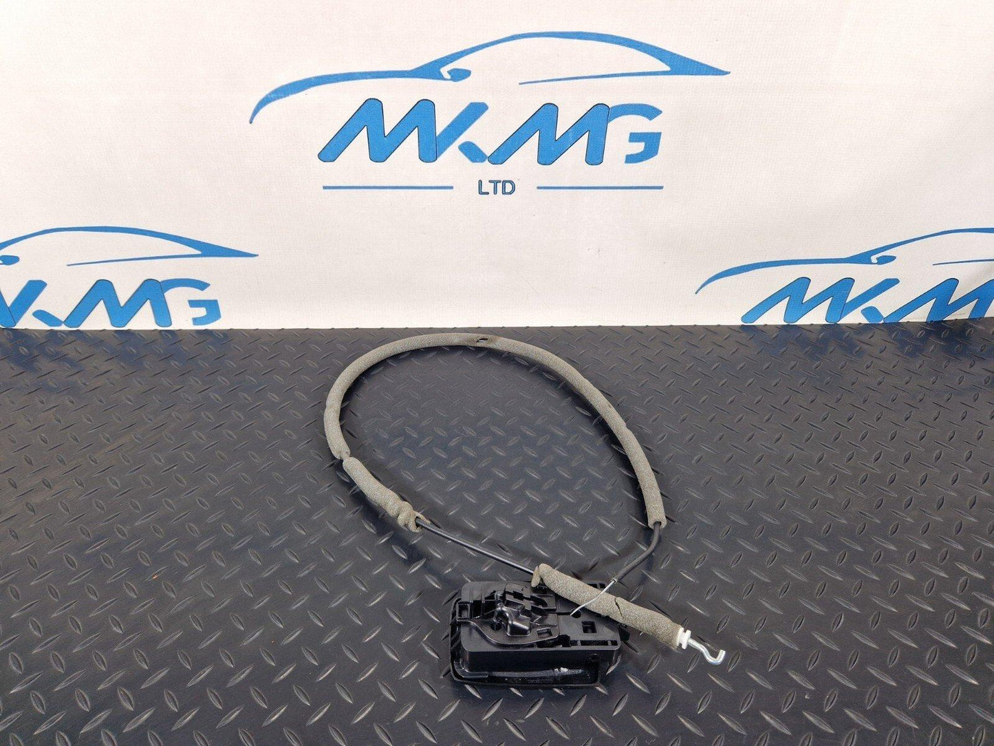 11-18 BMW 6 SERIES F06 GENUINE REAR SEAT RELEASE LOCK 7221850