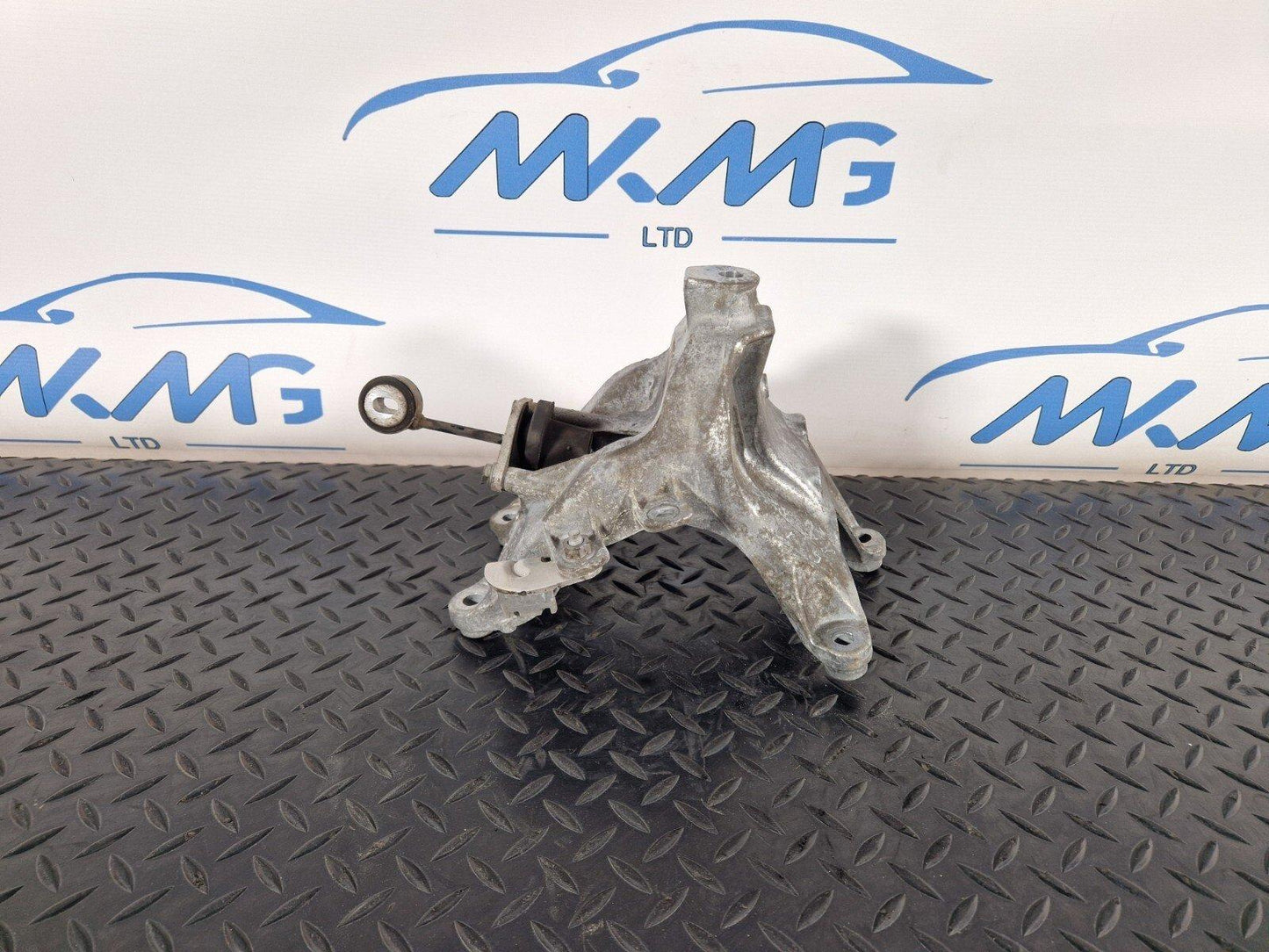 16-24 AUDI A5 F5 OEM ENGINE MOUNT BRACKET O/S RIGHT 4M0199308AA 4M0199870AM