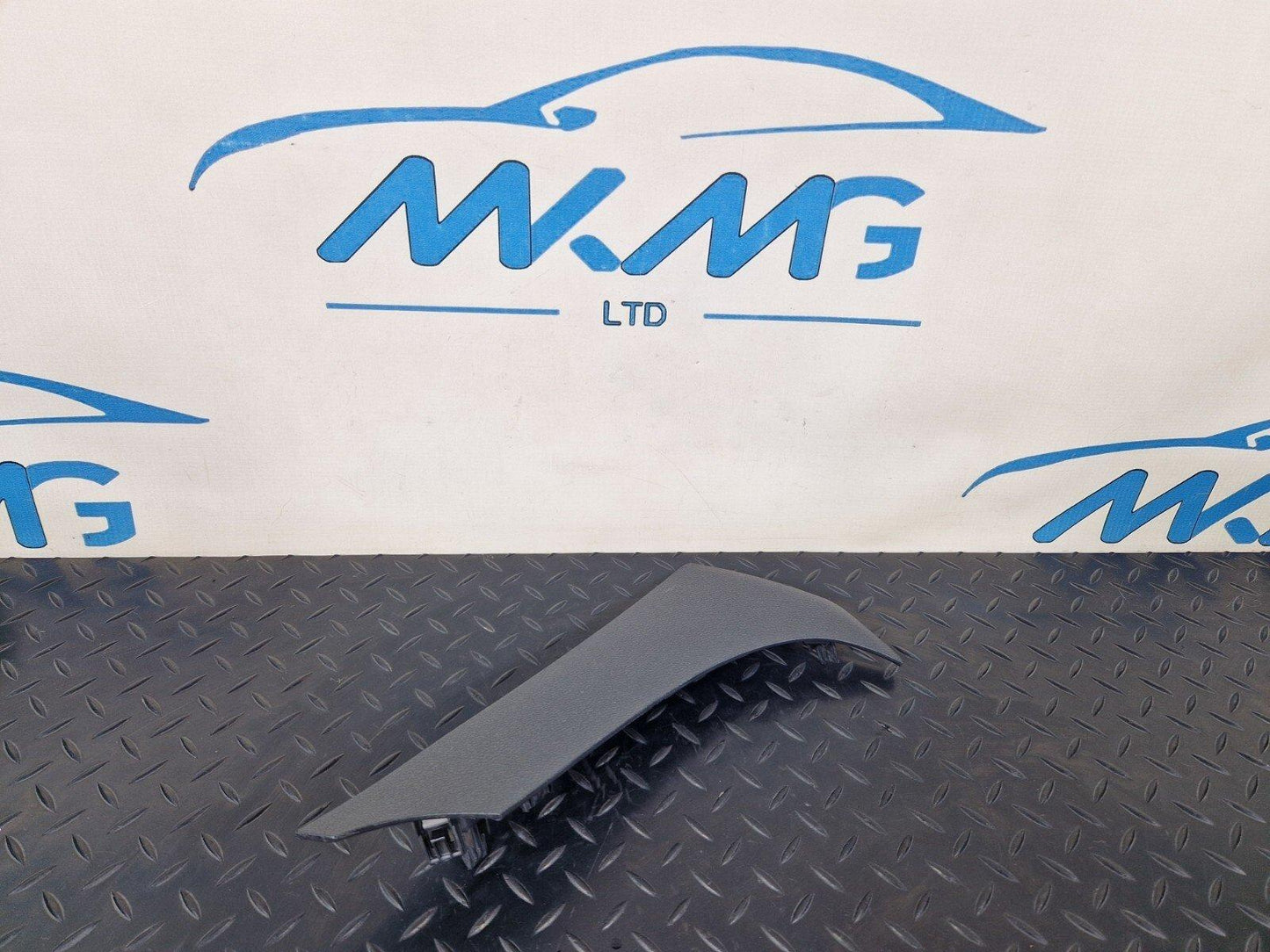 18-ON MERCEDES BENZ SPRINTER W907 OEM RIGHT O/S LOWER TRIM A9106803200