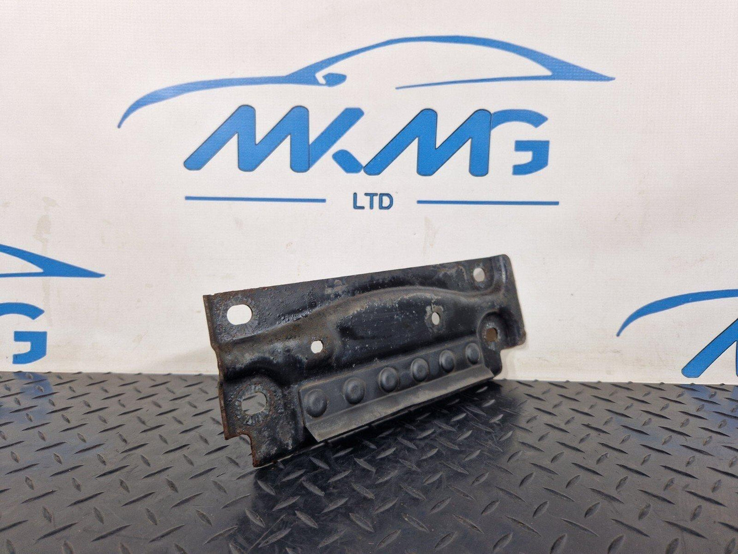 16-19 AUDI A4 B9 MUFFLER MOUNT BRACKET PLATE 8W0803183A