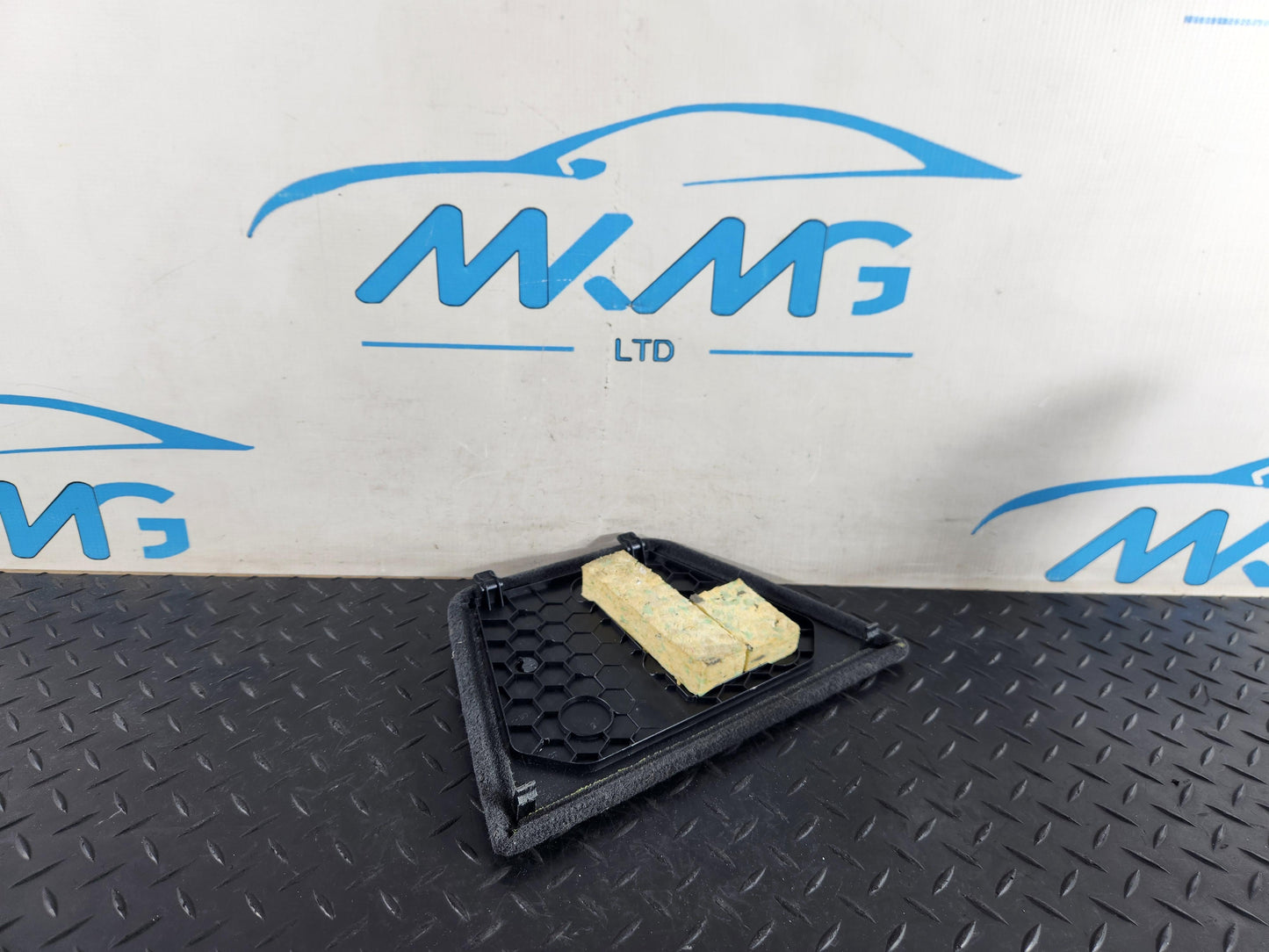 Audi Q7 Quarter Trim Lining Genuine 4M0863989A