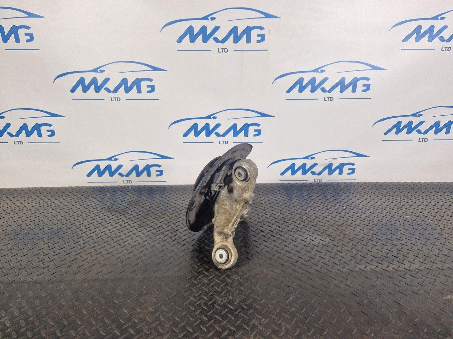 18- ON MERCEDES A B CLA W177 W247 C118 O/S/R  WHEEL HUB & BEARING 2473570400