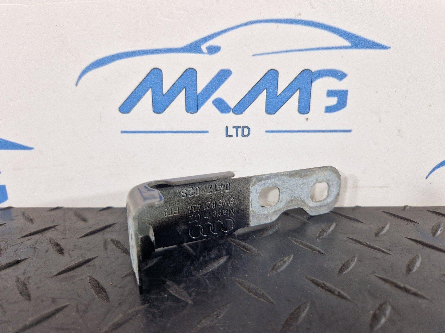 17-24 AUDI S5 F5 GENUINE FRONT RIGHT O/S WING FENDER BRACKET 8W6821434