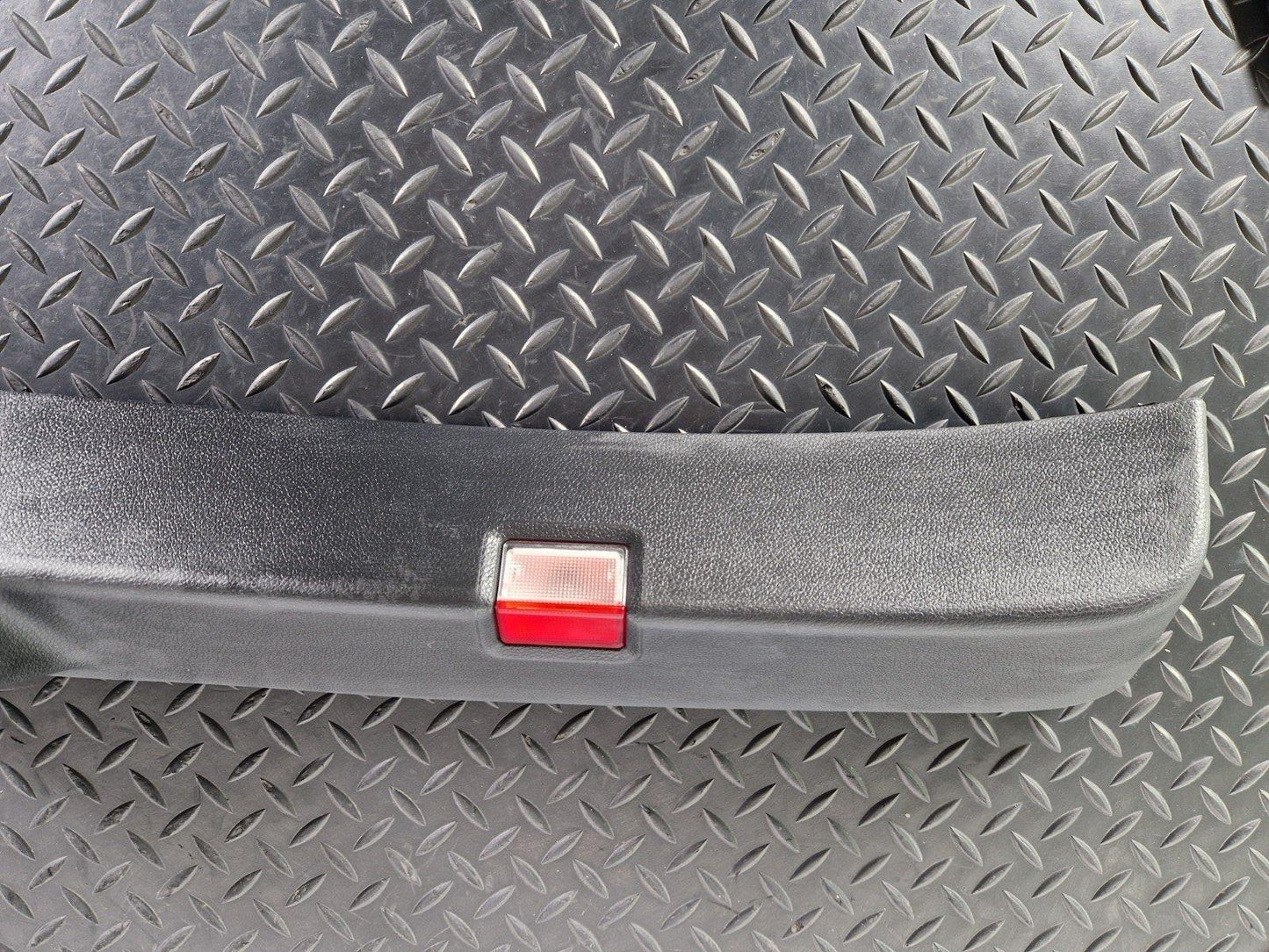14-19 MERCEDES BENZ GLA X156 OEM TAILGATE TRUNK LOCK SURROUND COVER A1567400272
